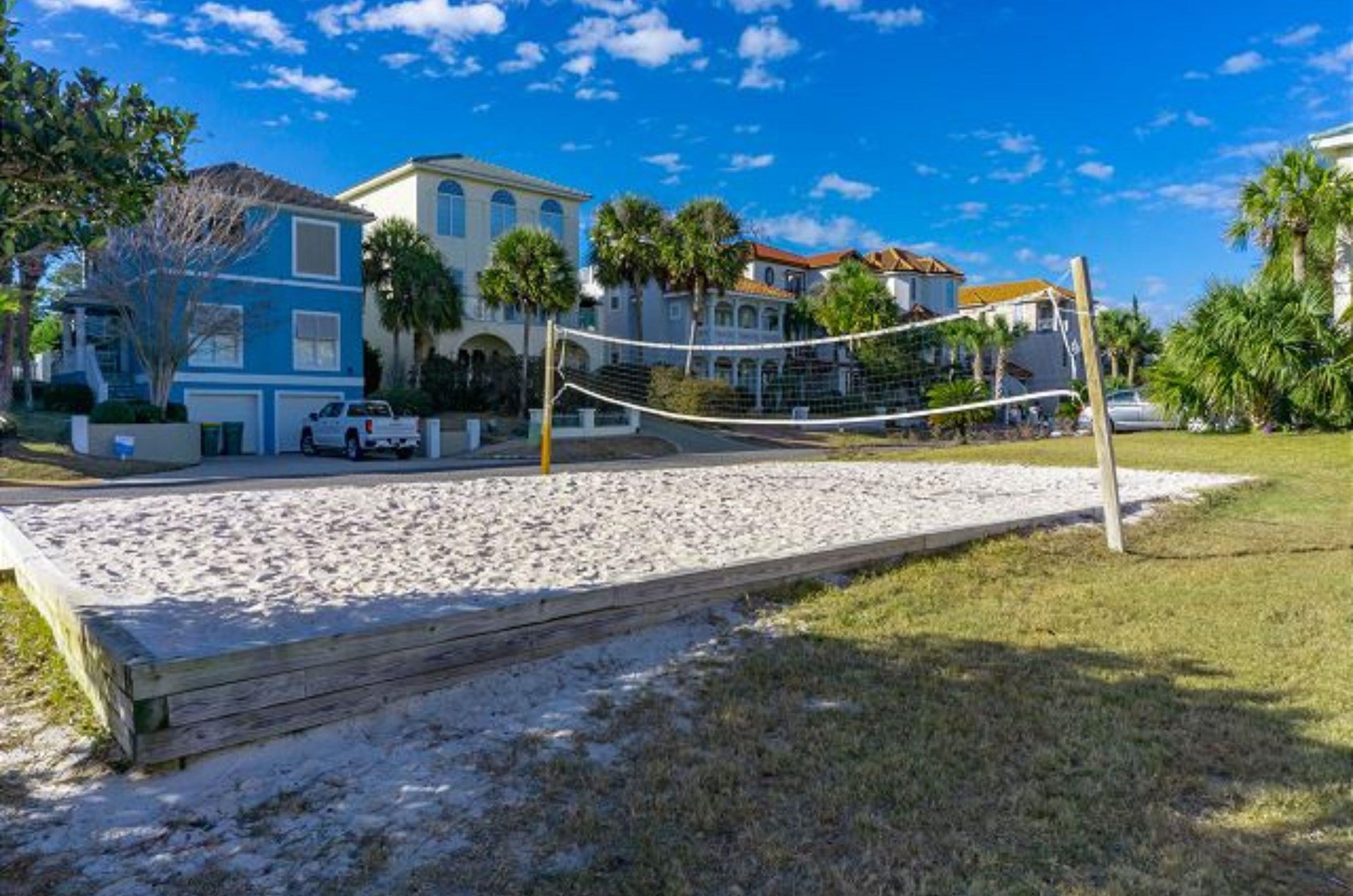 The property features a sandvolleyball court.