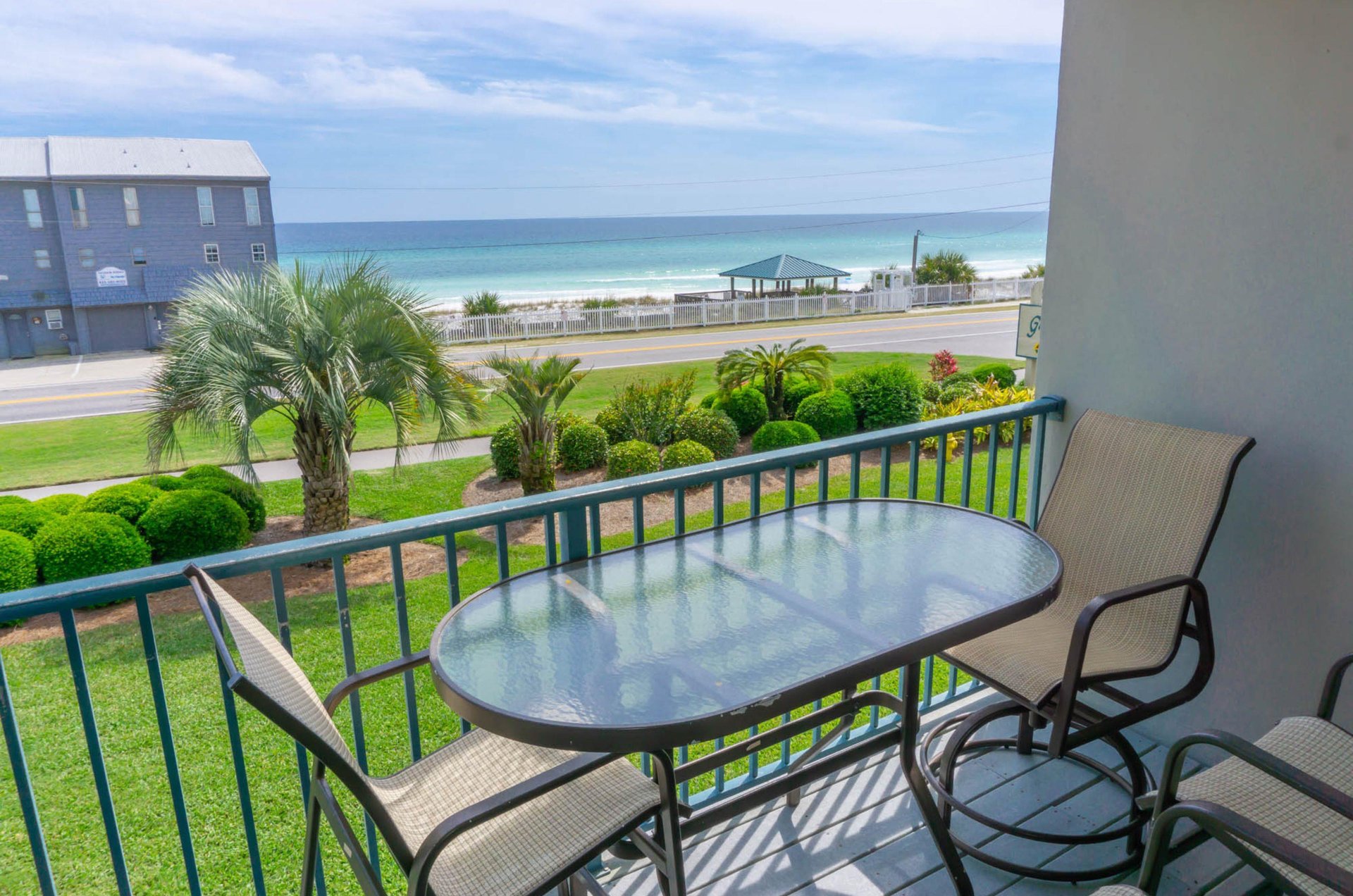 This balcony has a great view of the beautiful Gulf shoreline.