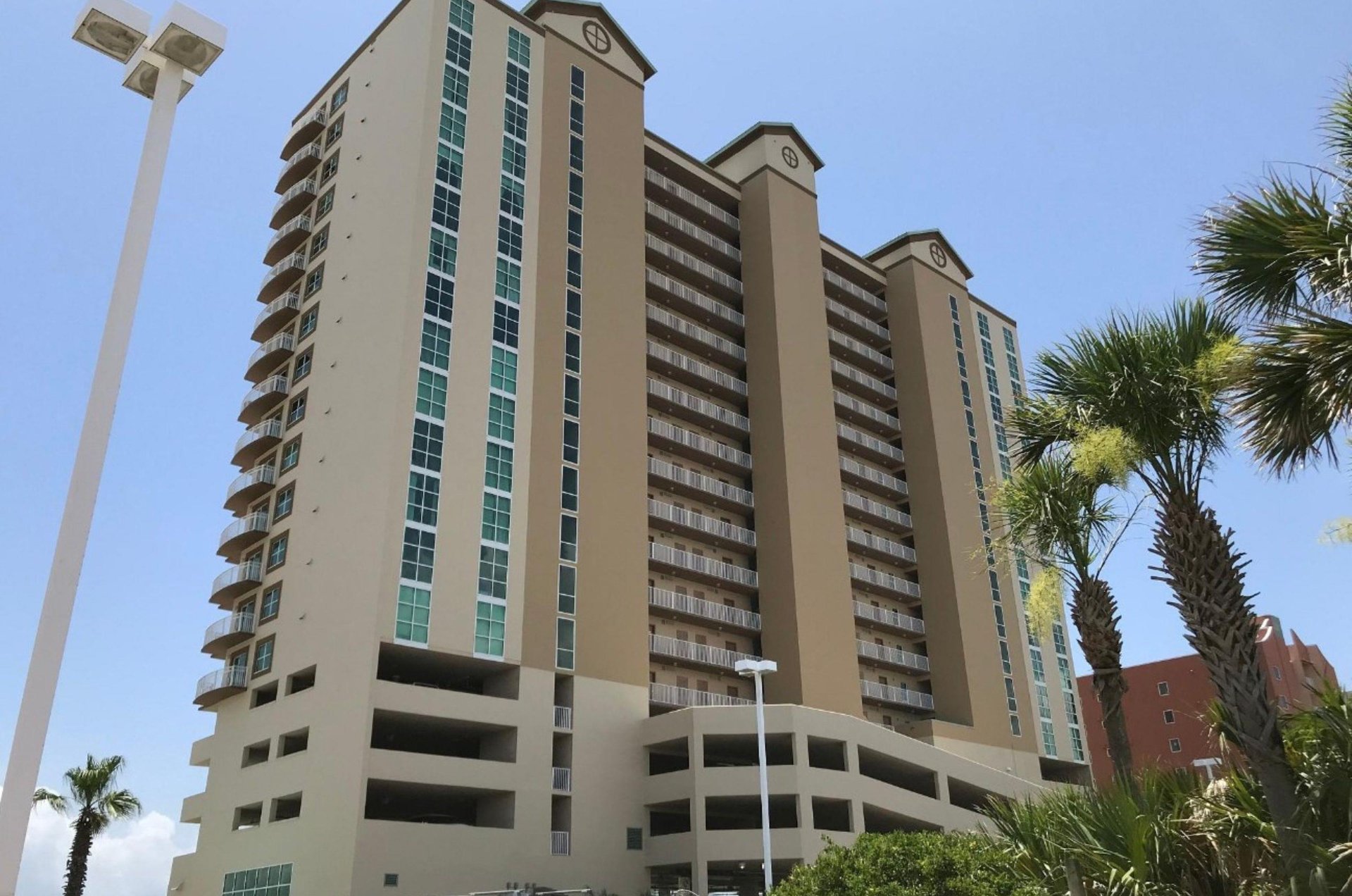 472754 Crystal Shores West  1184 0 202312 415