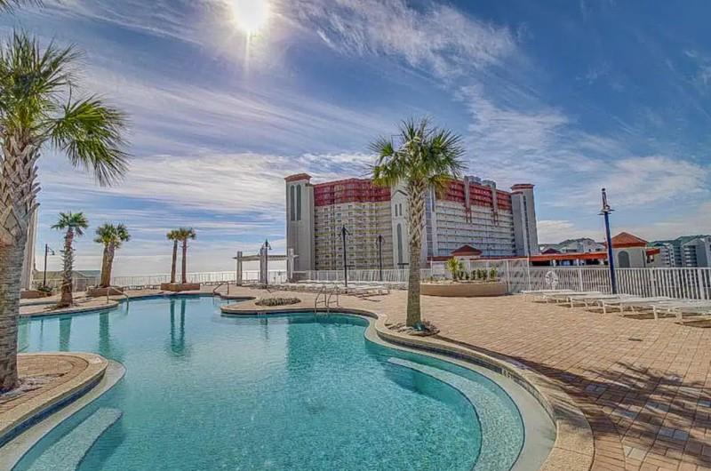 Laketown Wharf Waterfront Pool
