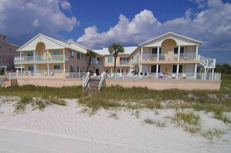 Pineapple Villas on Laguna beach