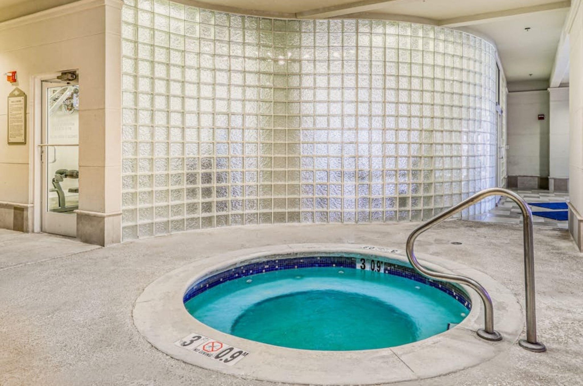 The indoor hot tub at Escapes to the Shores in Orange Beach Alabama