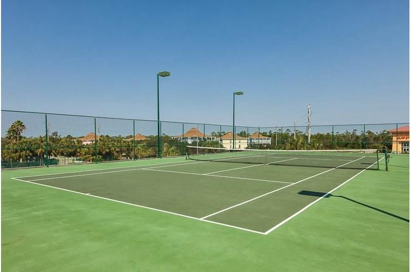 White Caps in Orange Beach Alabama has a tennis court
