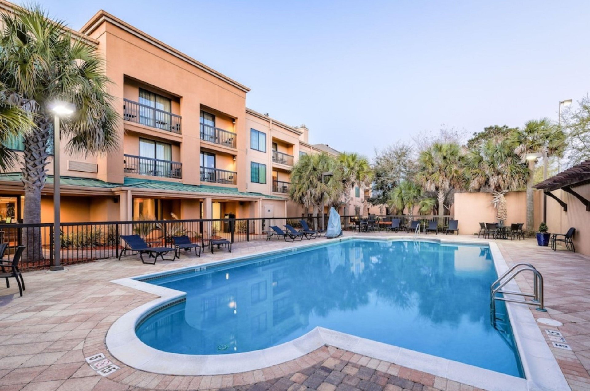 472955 Courtyard By Marriott  1283 0 202312 4532