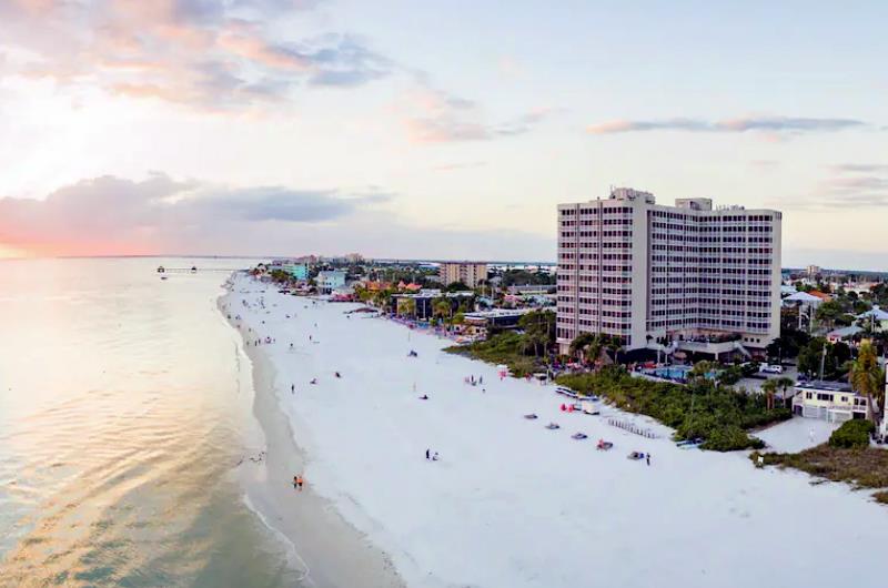 472982 Fort Myers Beach Vacation Rentals Diamondhead Beach Resort  Spa  1286 0 20221 4521