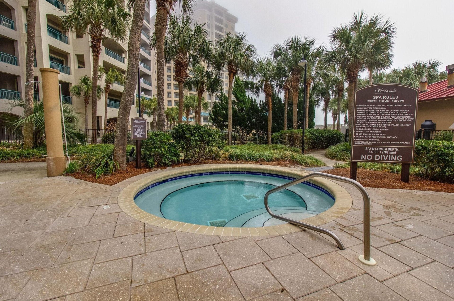The outdoor hot tub at Westwinds in Miramar Beach, Florida