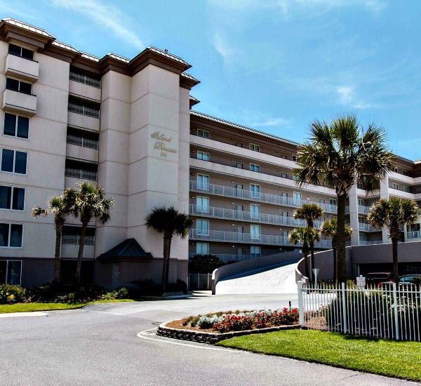 Street view and entrance at Island Princess Fort Walton