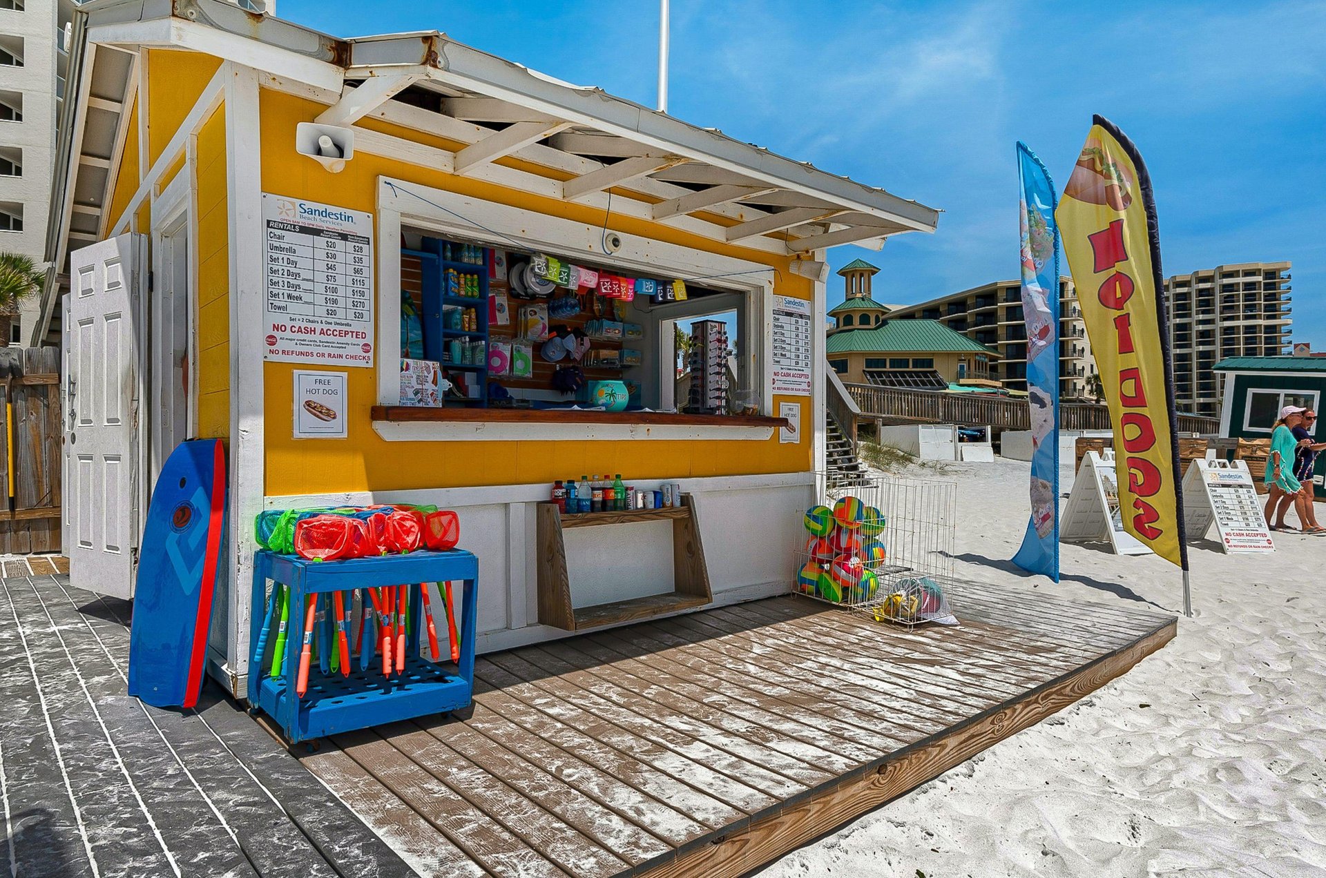 The resort has a beachside shop offering beach chair rentals, concessions, and beach toys.