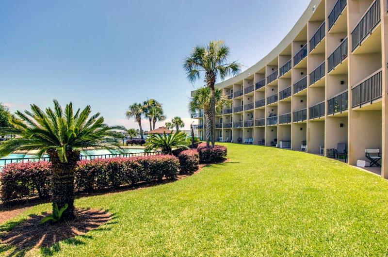 473449 Pirates Bay Condos  1410 0 202111 4664