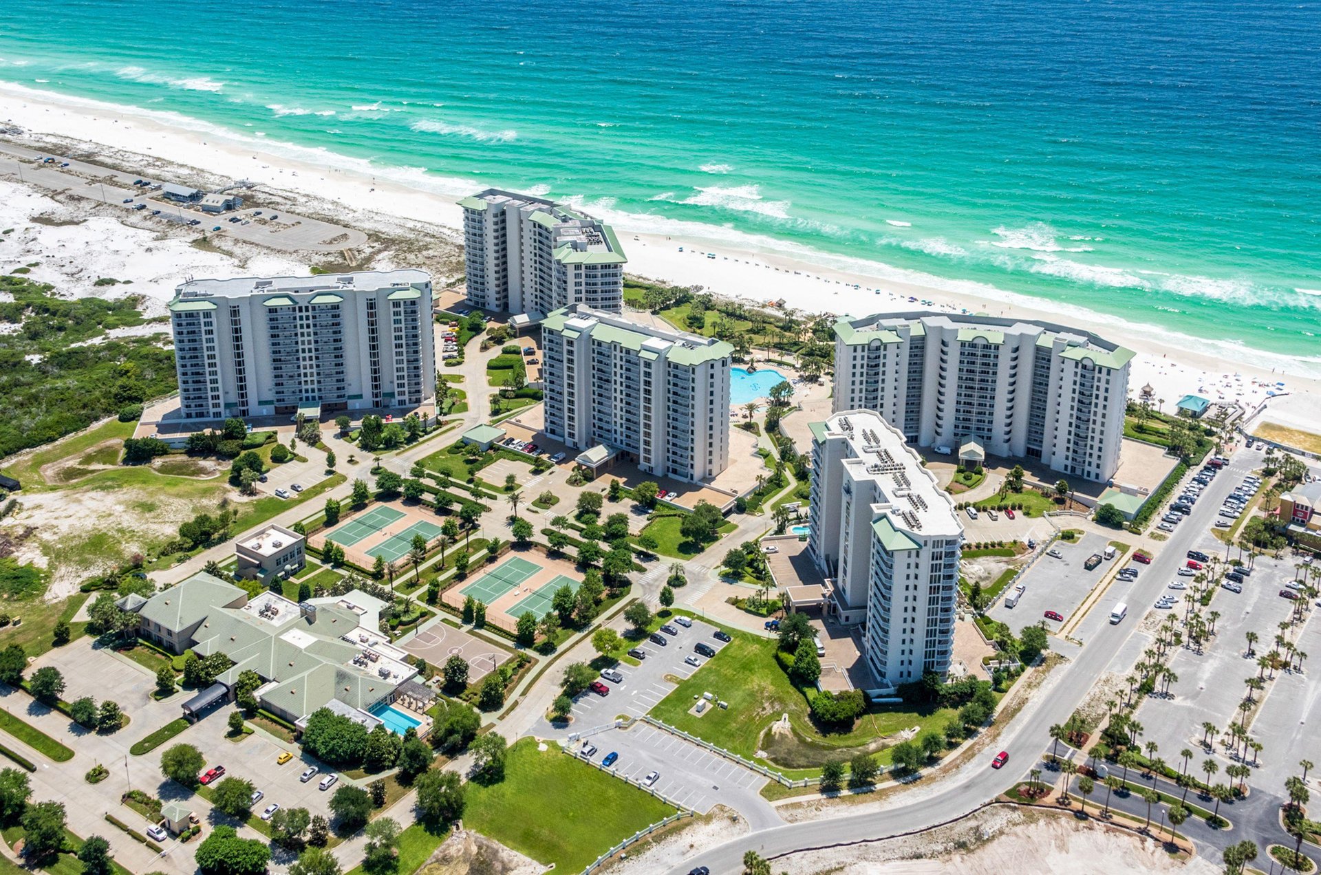 An aerial view showing the propertys close proximity to the beach