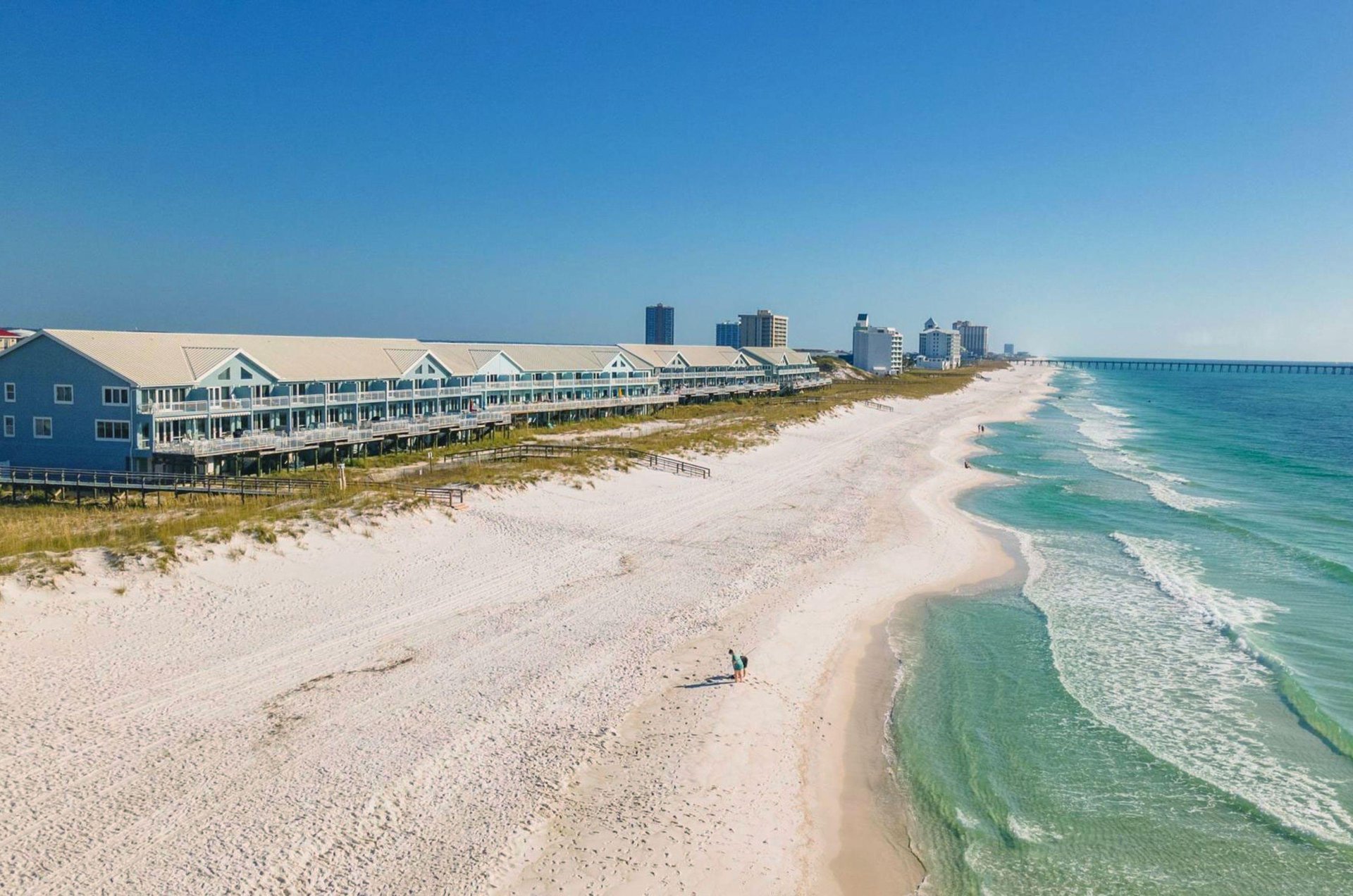 White Sands is a spacious, Gulffront property with direct beach access