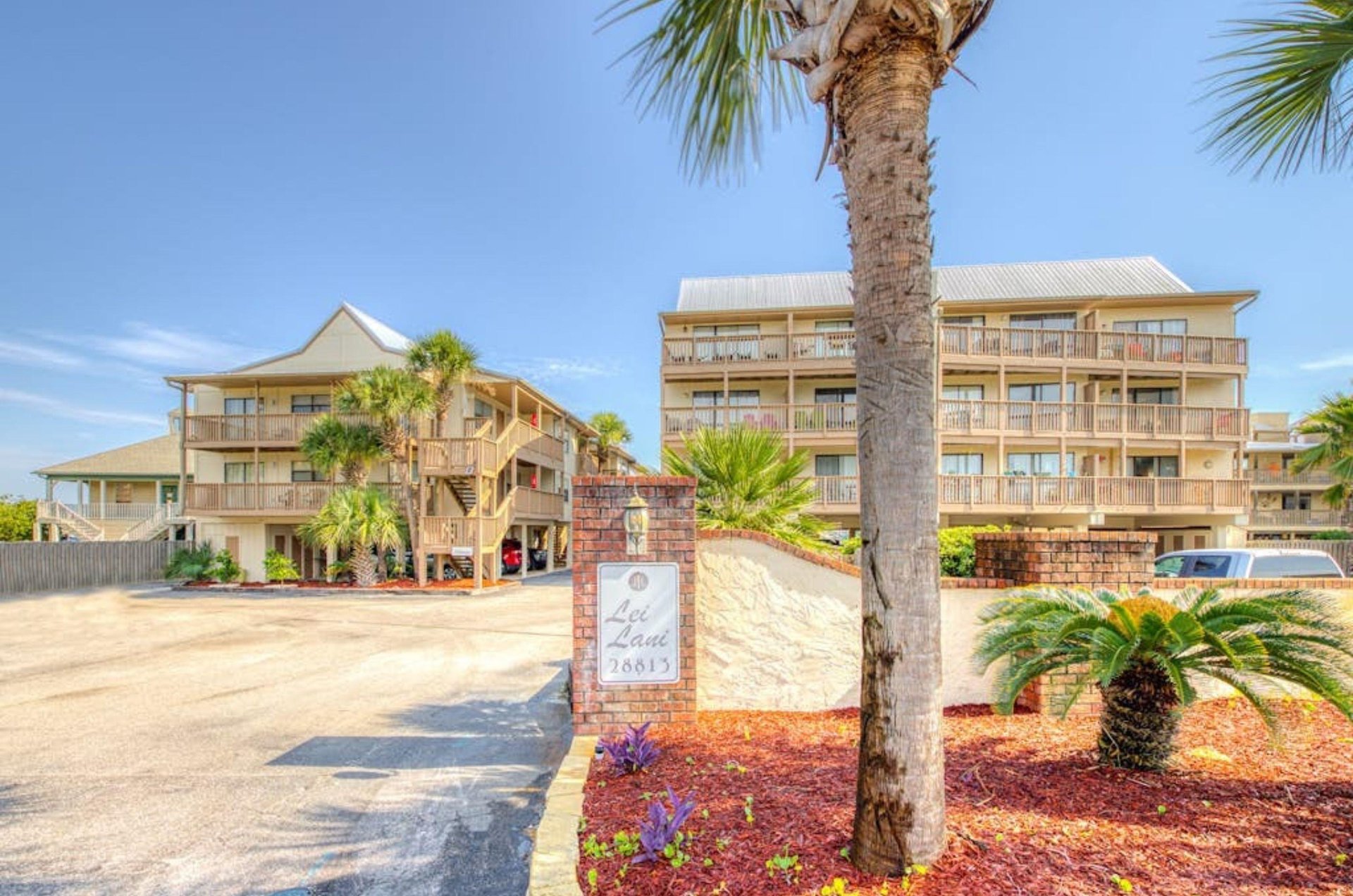 The property is perfectly located close to shopping and restaurants in Orange Beach, Alabama
