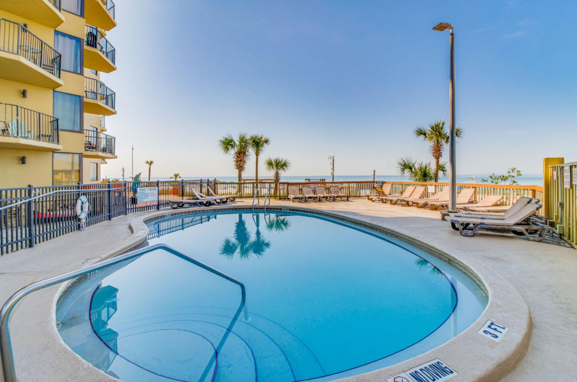 474212 Sunbird Beach Resort  1562 0 20241 24712