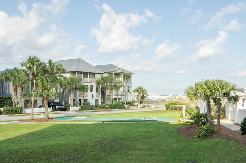 The community on Holiday Isle