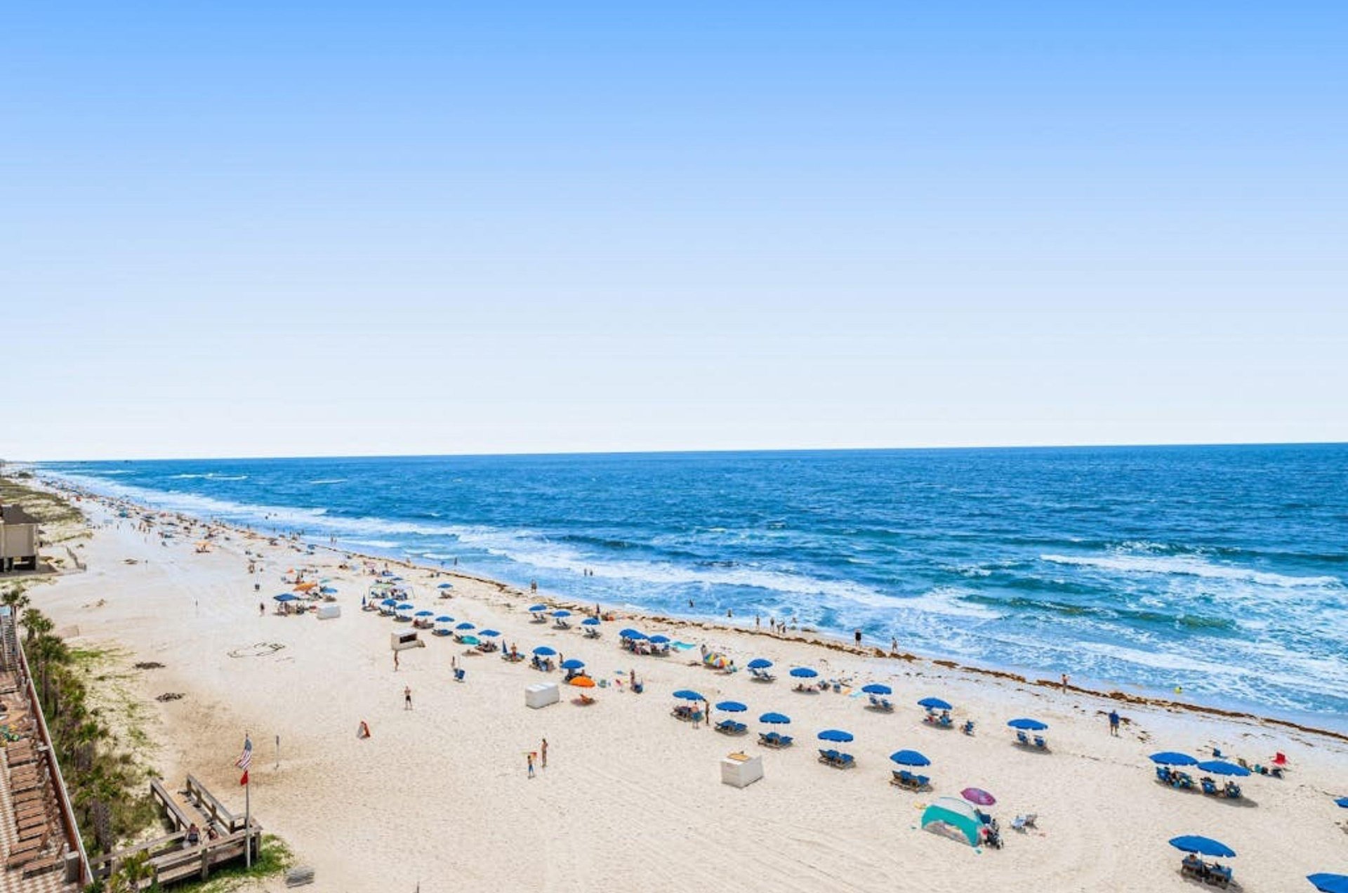 Island Royale is perfectly located right on miles of pristine sandy beaches