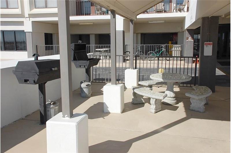 Grilling area at Island Winds East in Gulf Shores AL