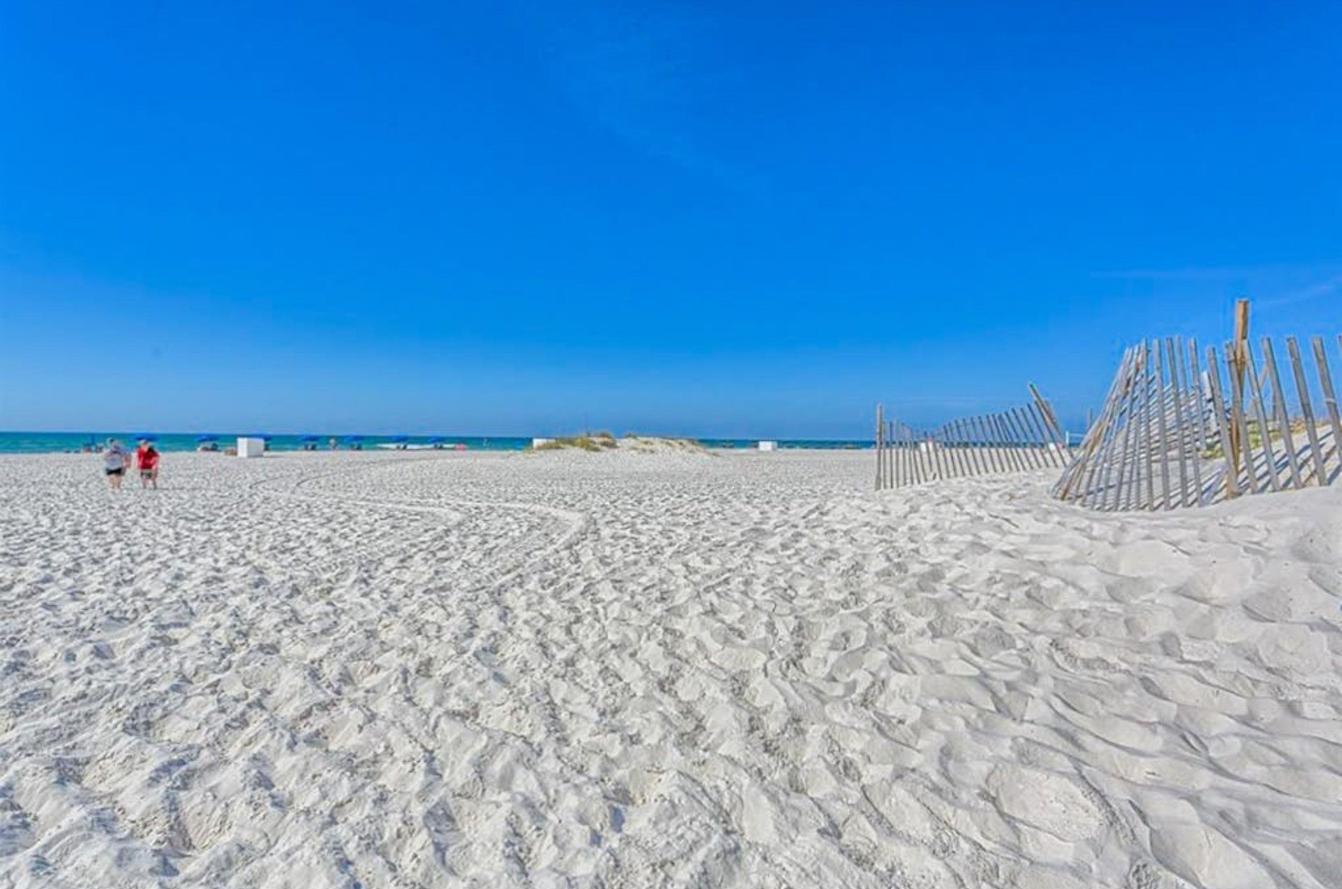 The white sandy beach in Orange Beach Alabama