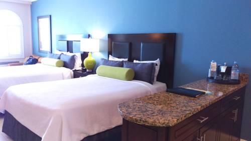 Shephards Live Entertainment Resort in Clearwater Beach FL 82