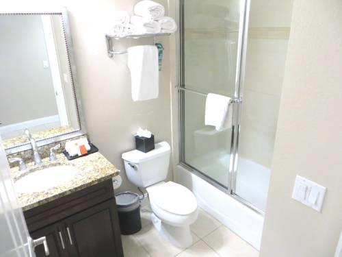 Shephards Live Entertainment Resort in Clearwater Beach FL 04