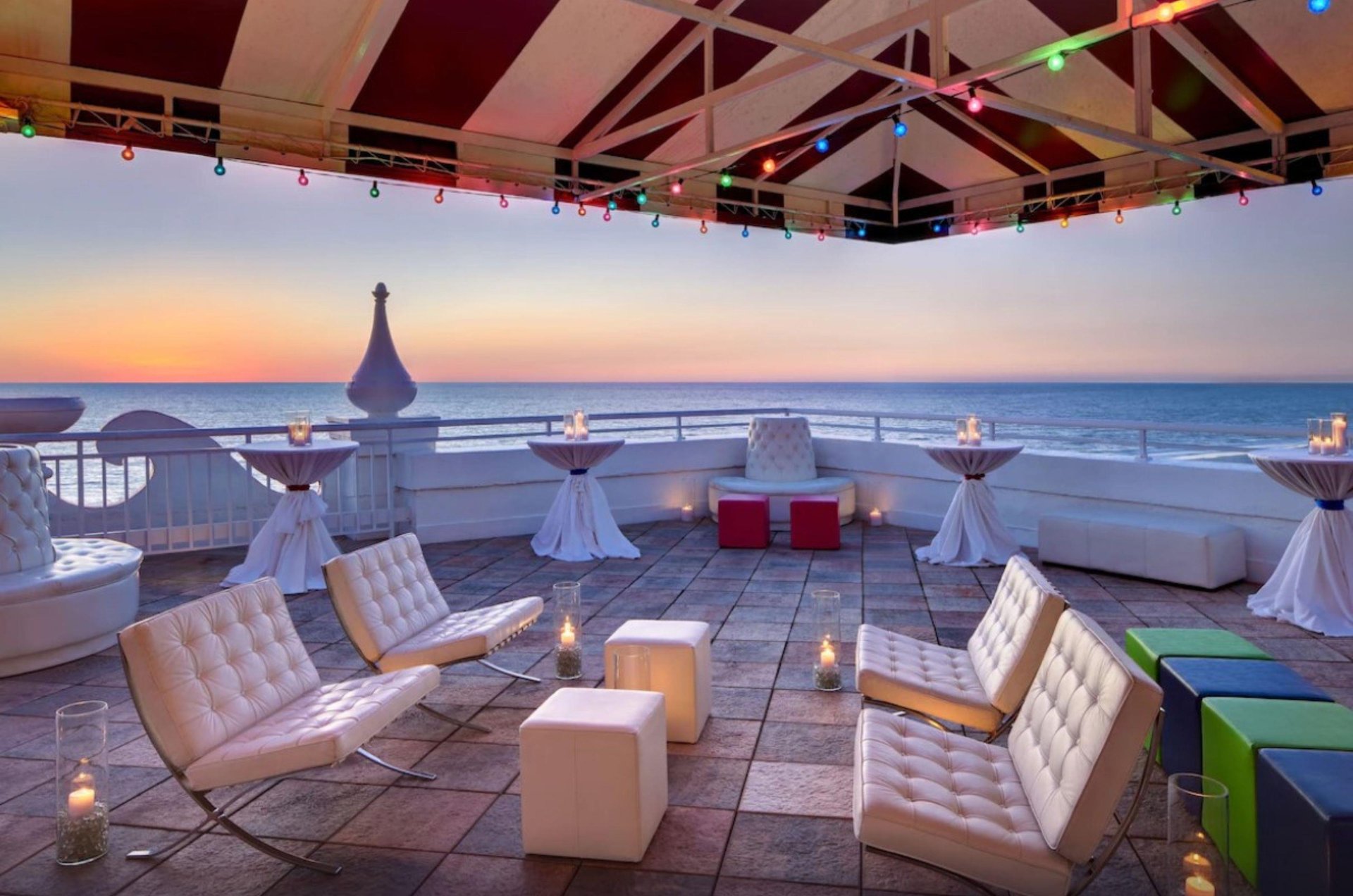 This common balcony provides a breathtaking Gulf view.