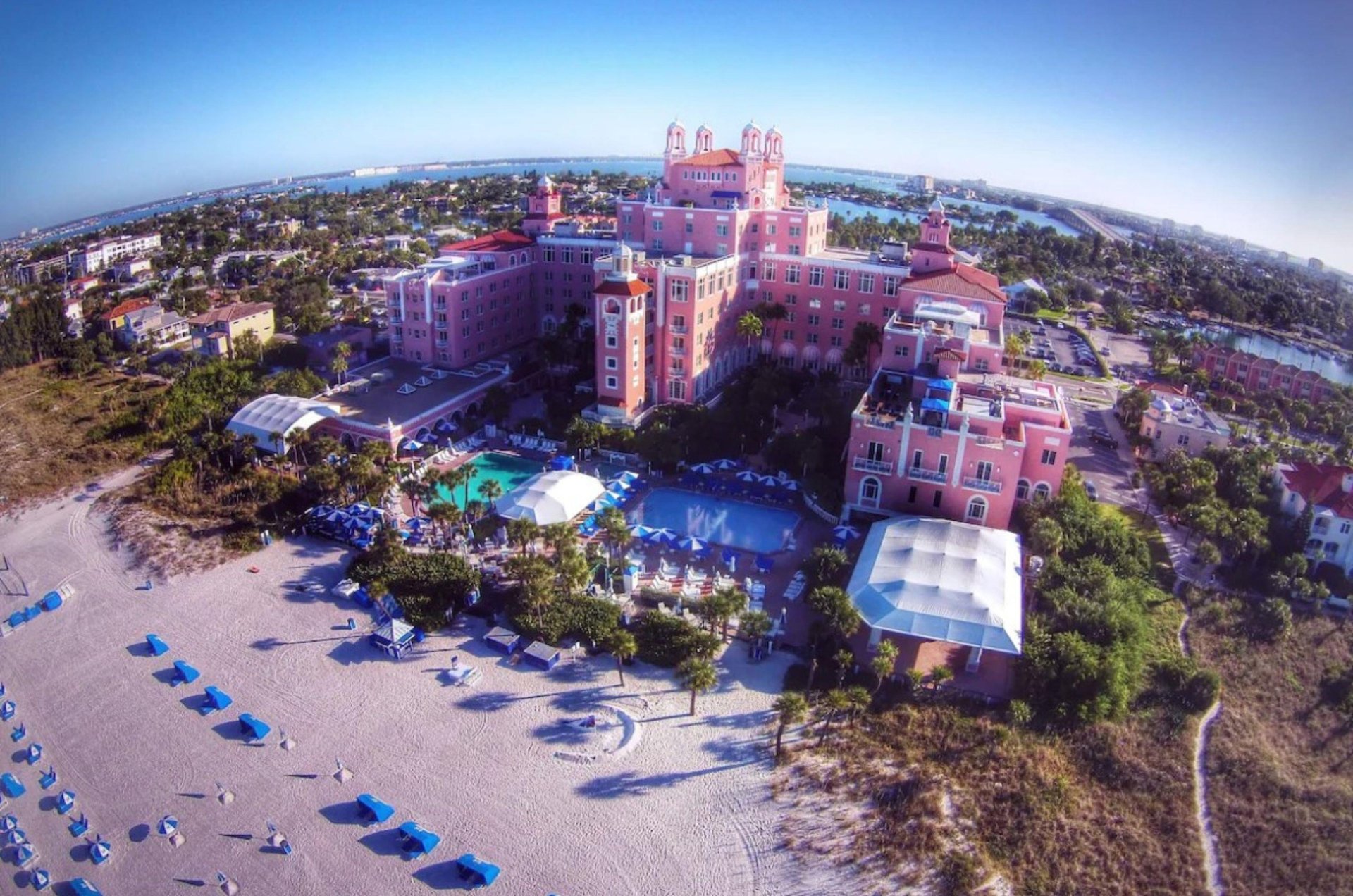 The picturesqu Pink Palace.