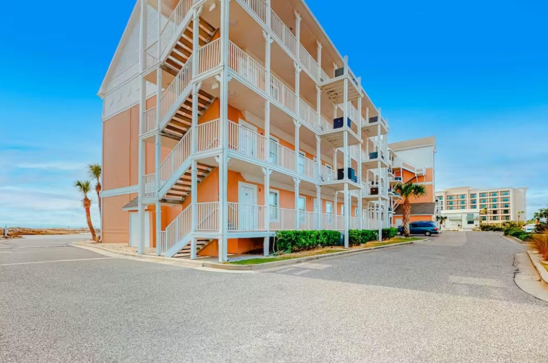 476463 Grand Beach Resort  1798 0 202312 5134