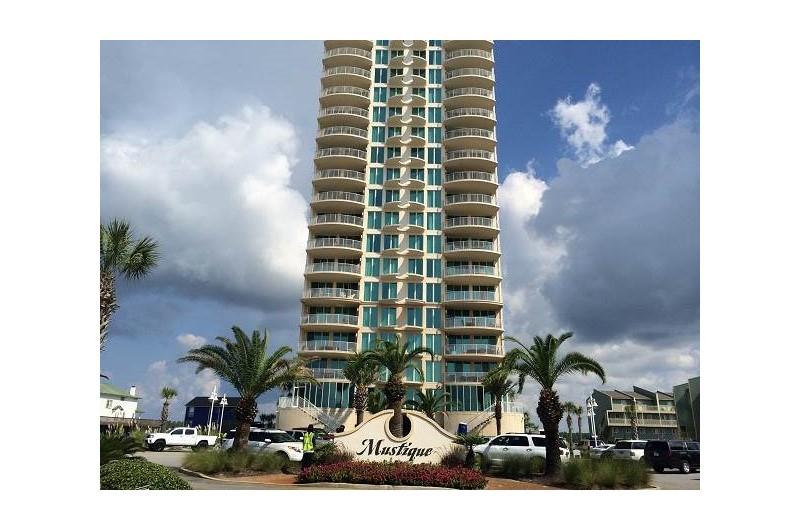 Street view of Mustique in Gulf Shores Alabama