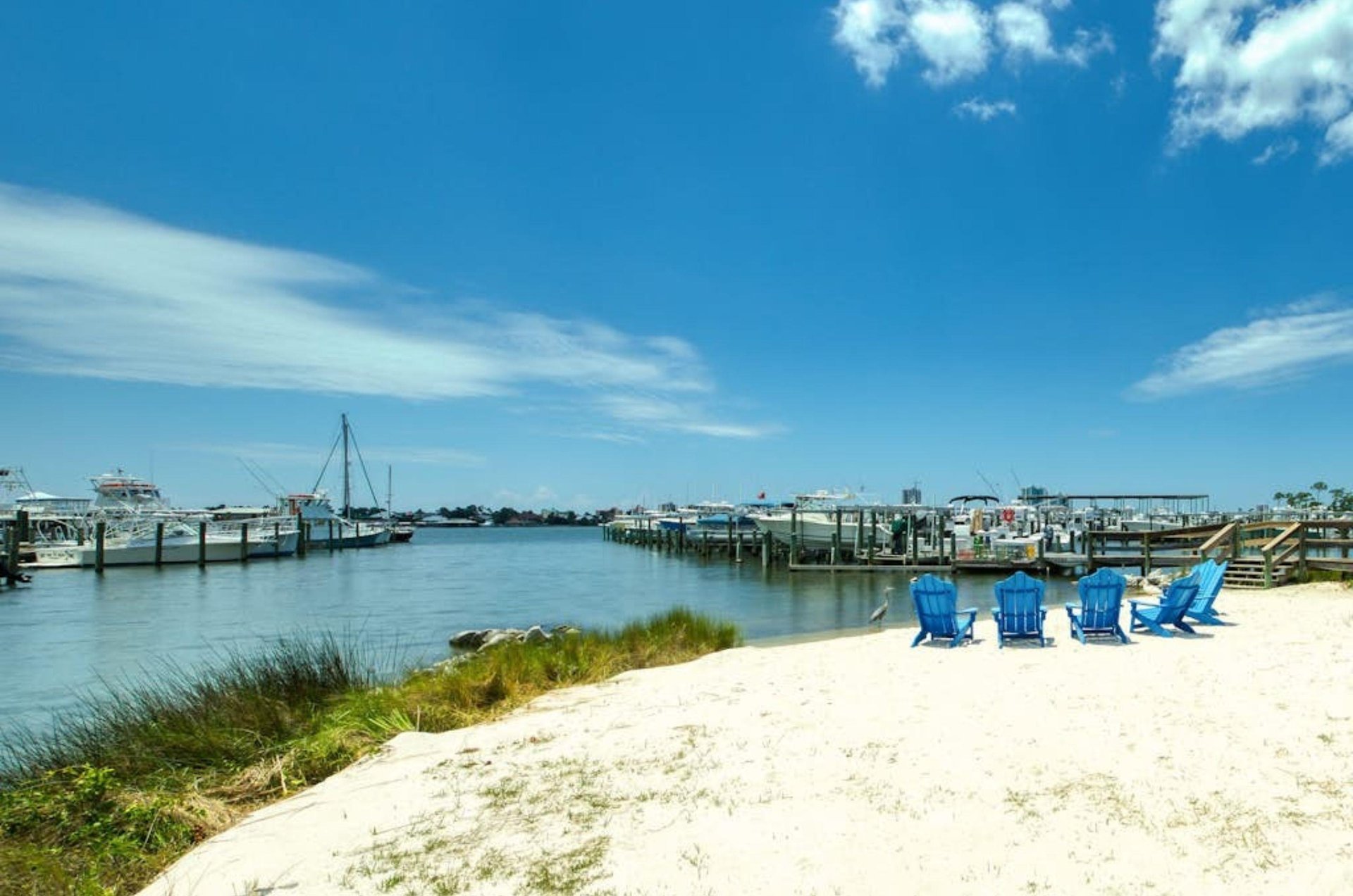 Harbor Cove is perfectly located on the cove with the beaches only a quick walk away