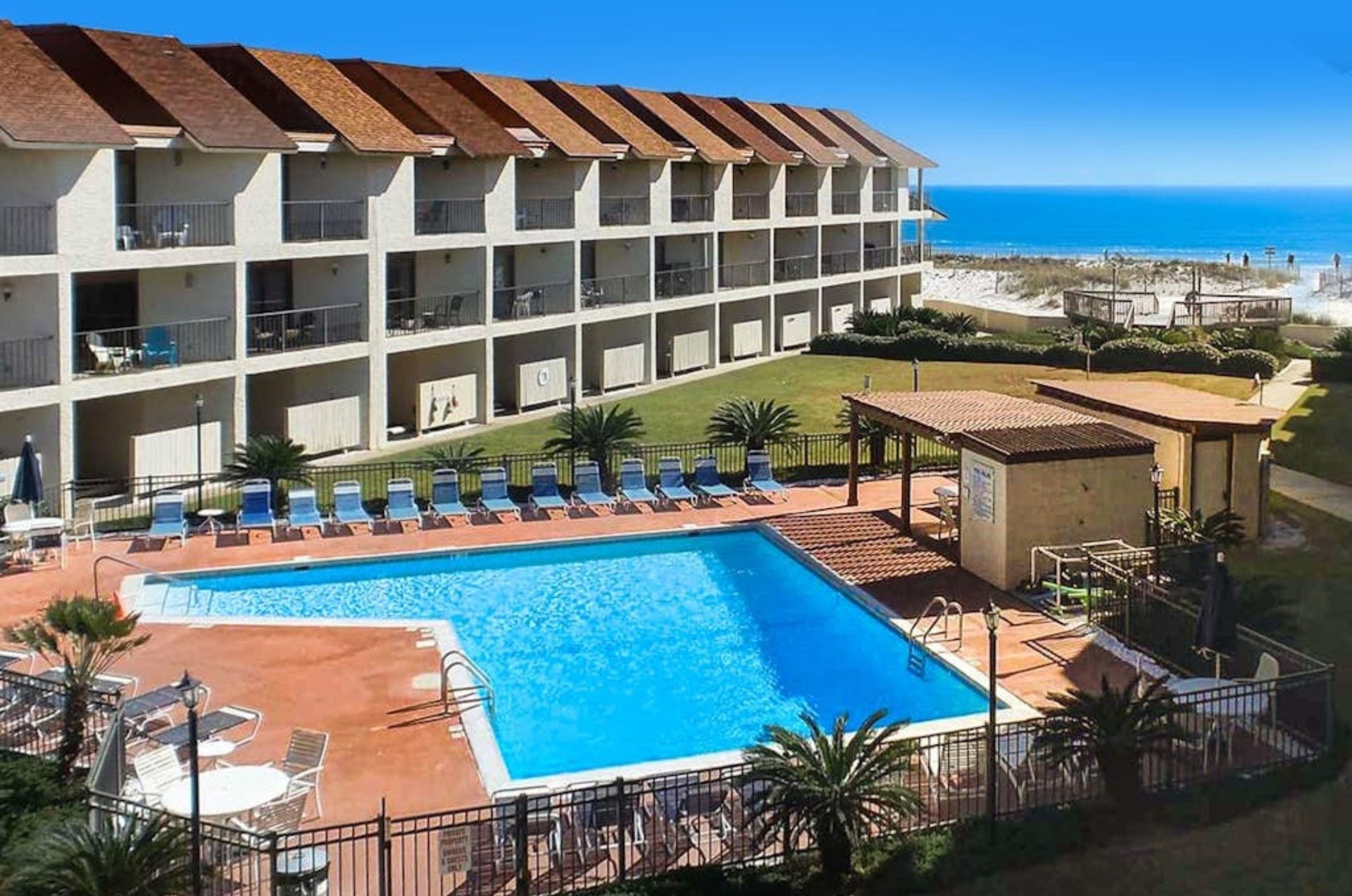 Gulfside Townhomes with an outdoor pool in Gulf Shores Alabama