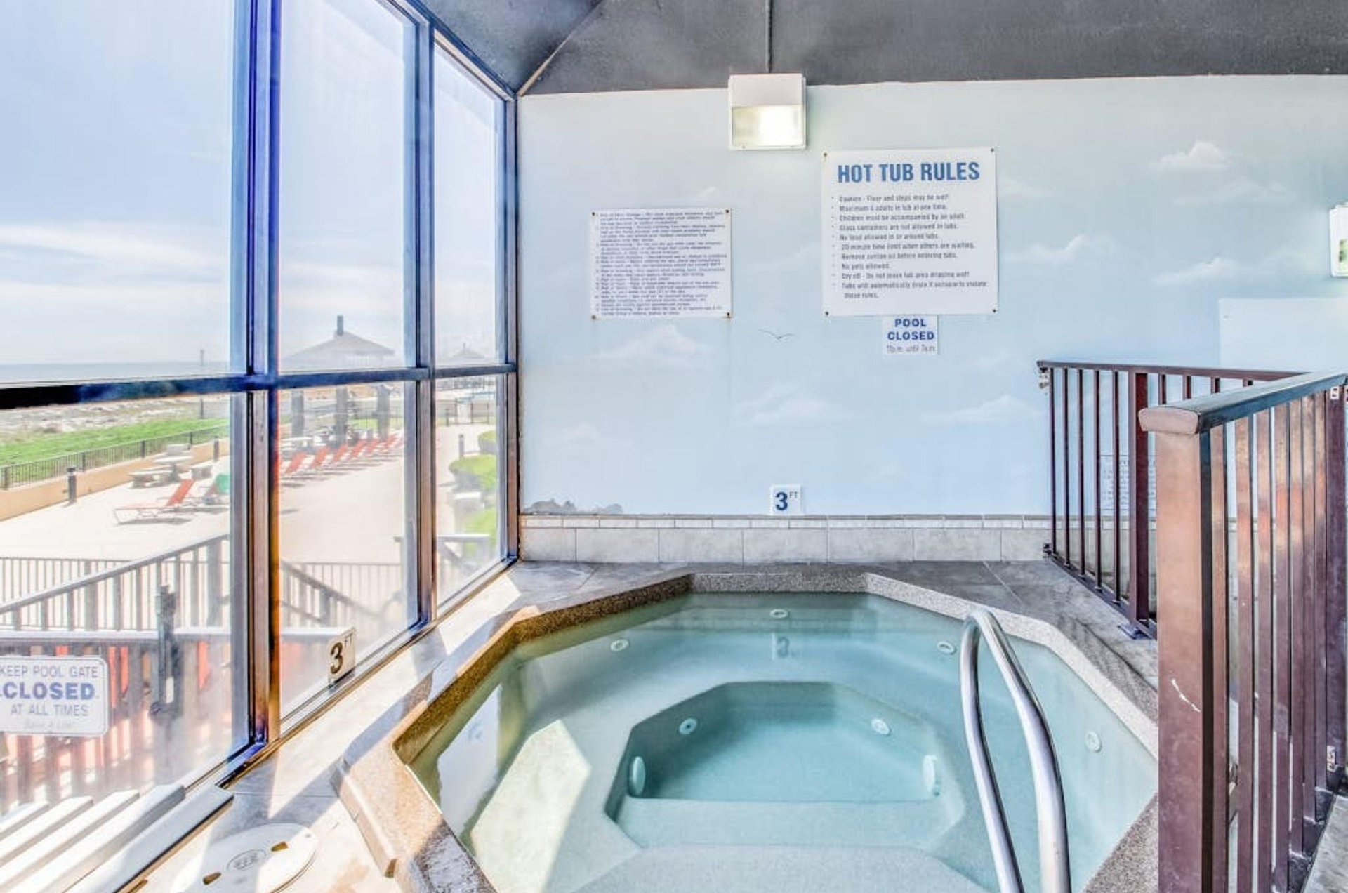 The indoor hot tub at Phoenix III Condominiums