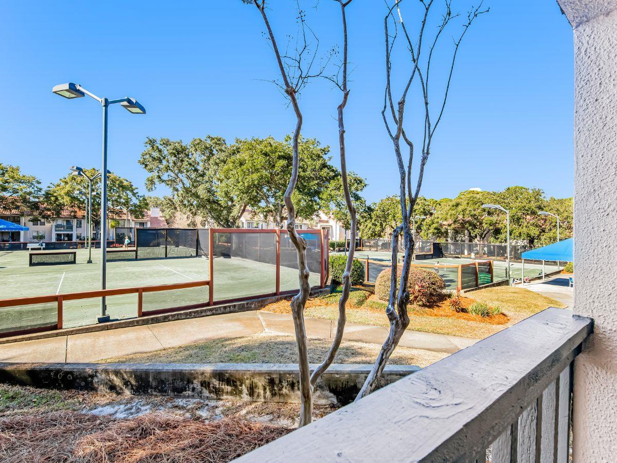 477024 Topsl Tennis Village  1880 0 202310 51315