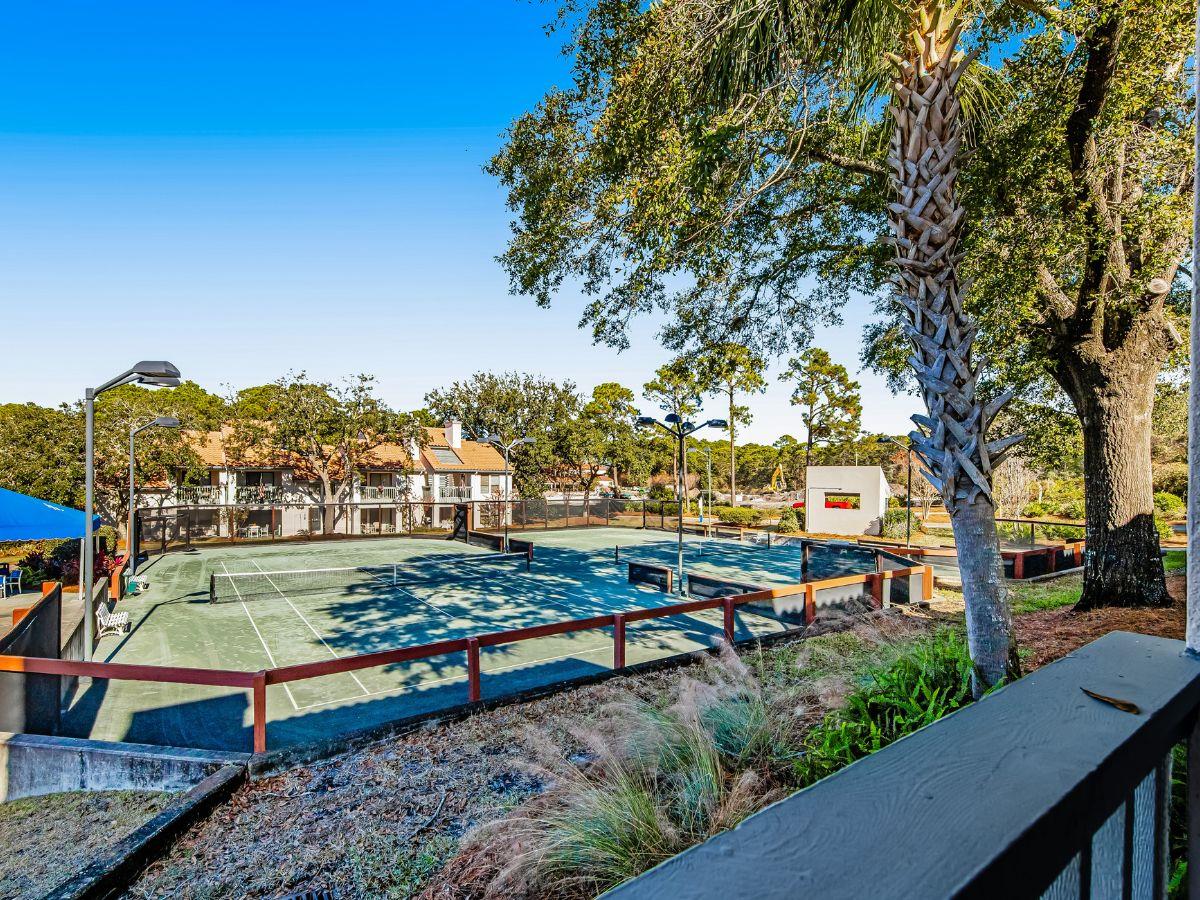 477026 Topsl Tennis Village  1880 0 202310 51317