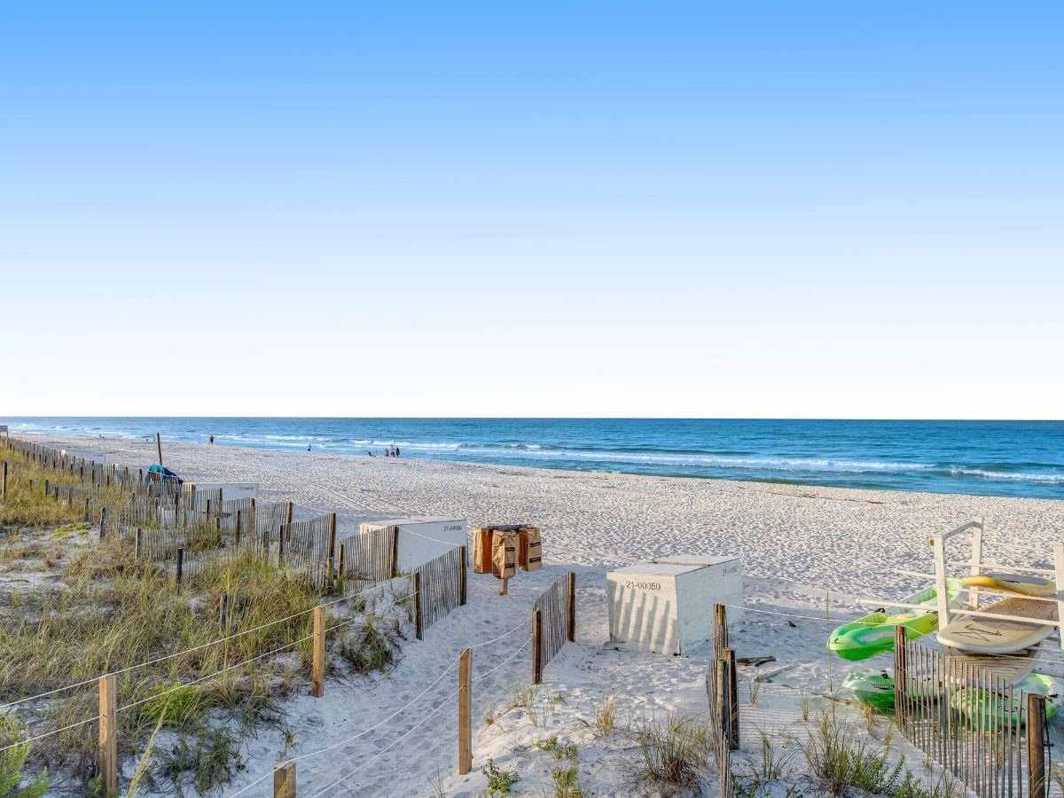 477032 Topsl Tennis Village  1880 0 202310 51323