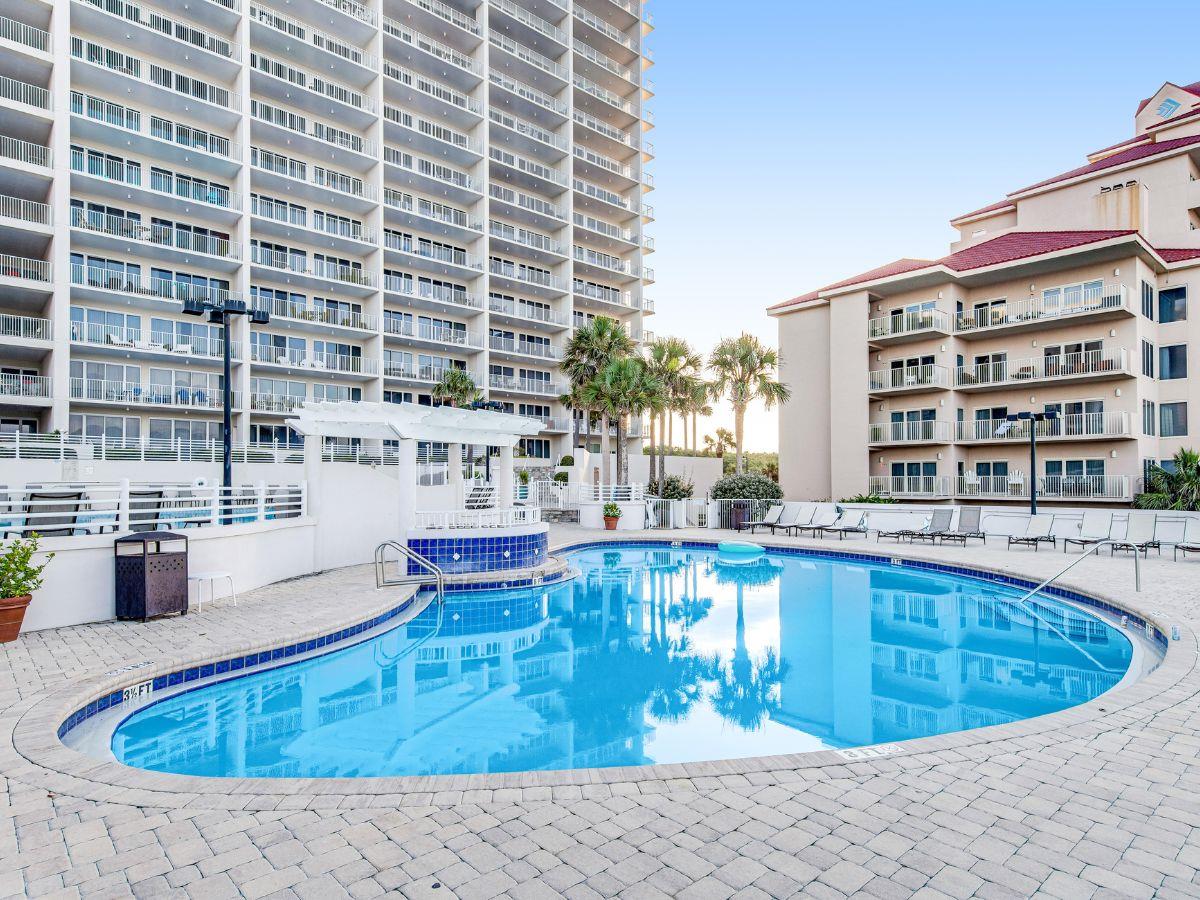 477033 Topsl Tennis Village  1880 0 202310 51324