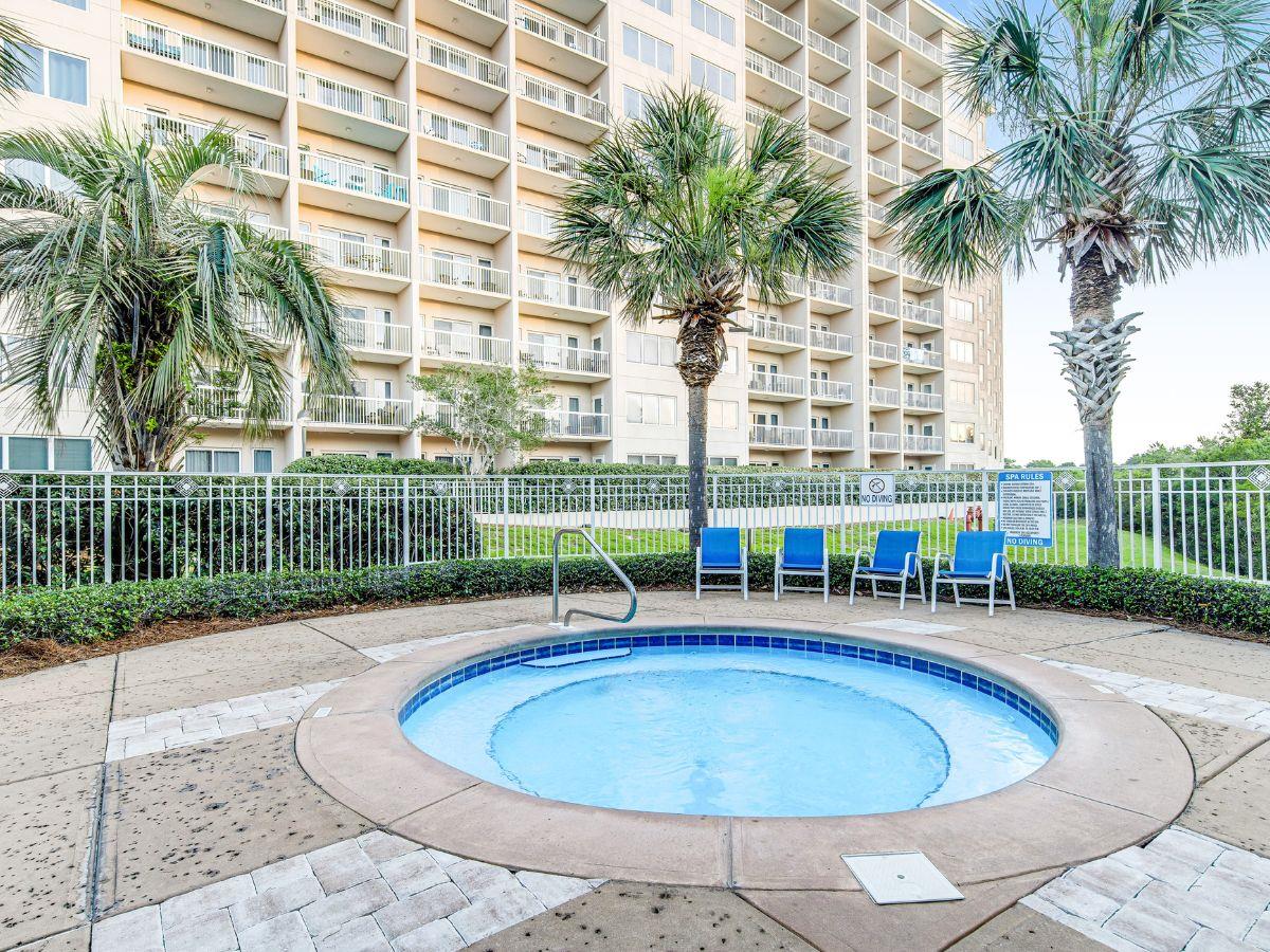 477034 Topsl Tennis Village  1880 0 202310 51325