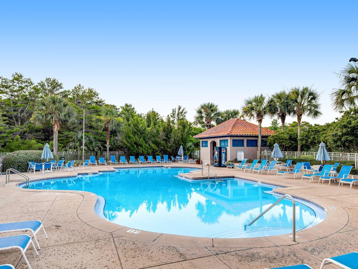 477035 Topsl Tennis Village  1880 0 202310 51326