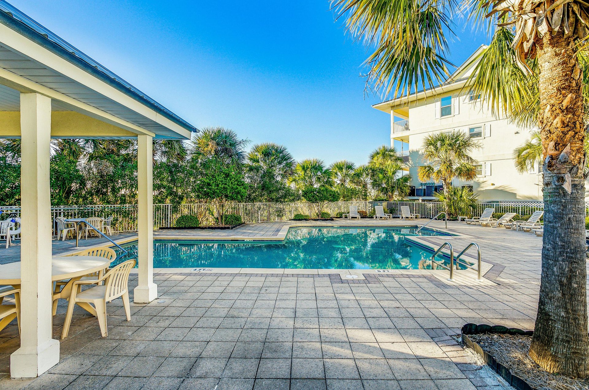 Gulf Island Condominiums boast a spacious, relaxing pool deck