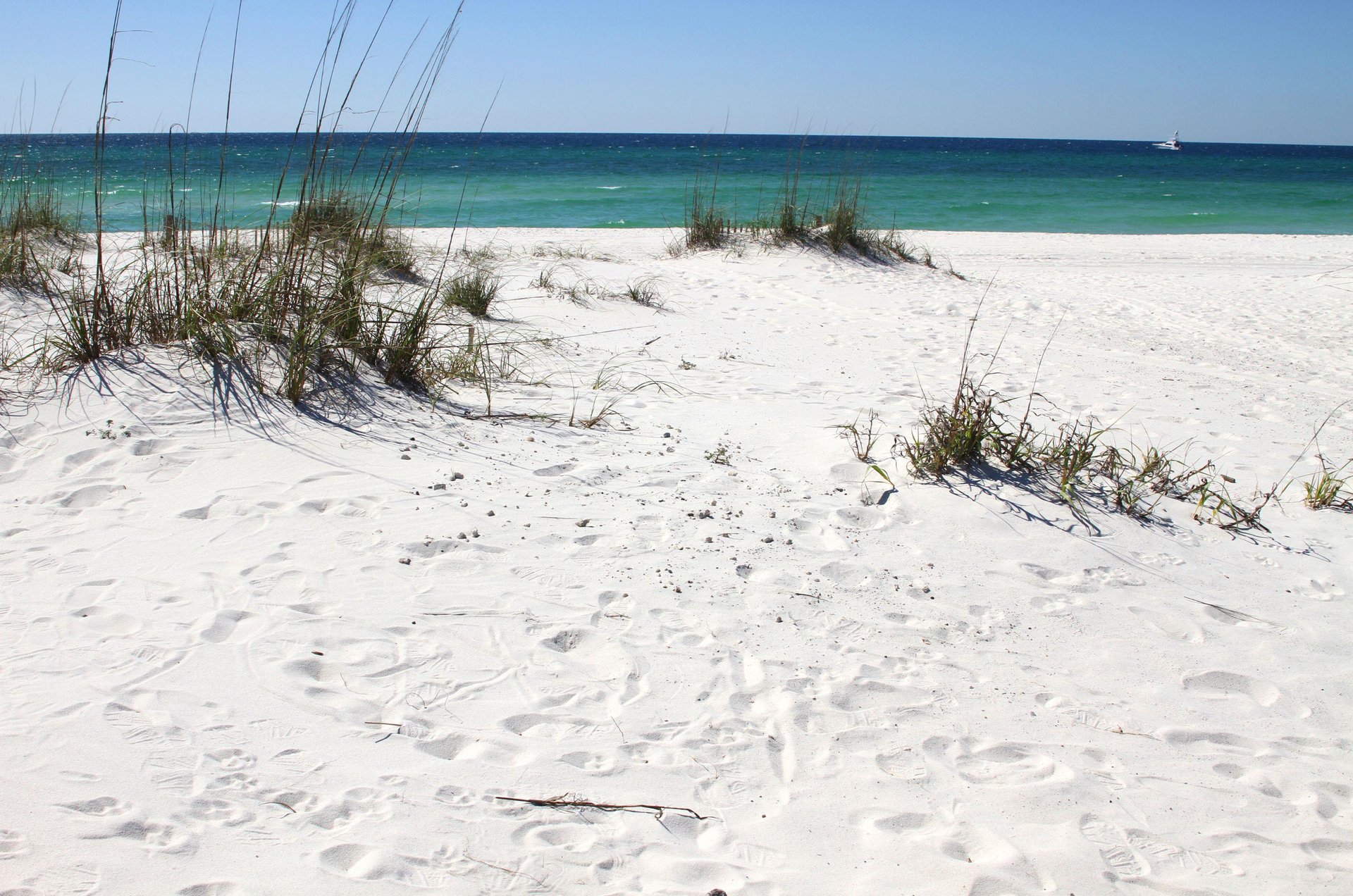 Gulf Winds provides easy access to a lovely private beach.