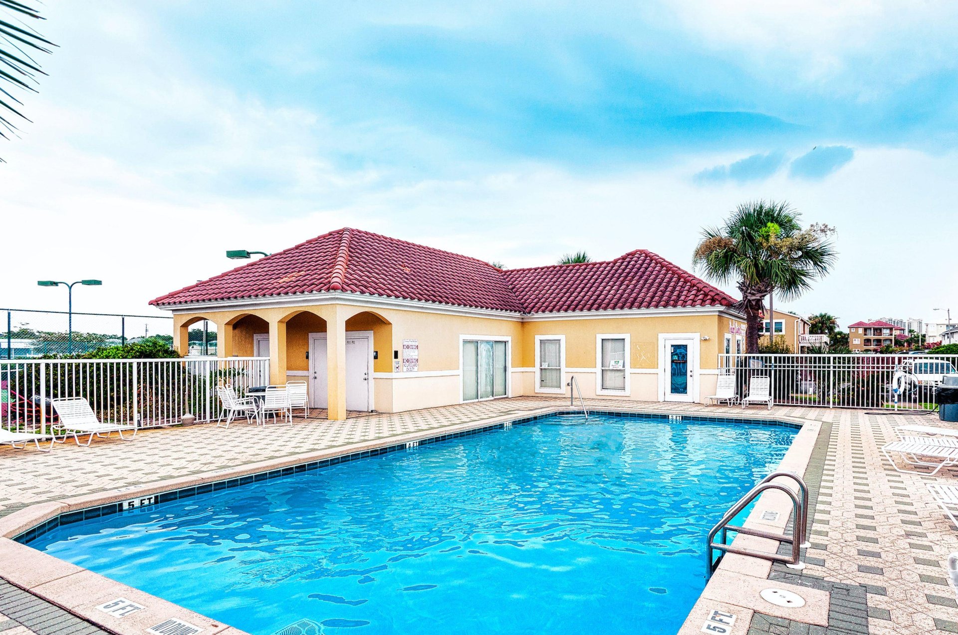 Ciboneys sparkling swimming pool.