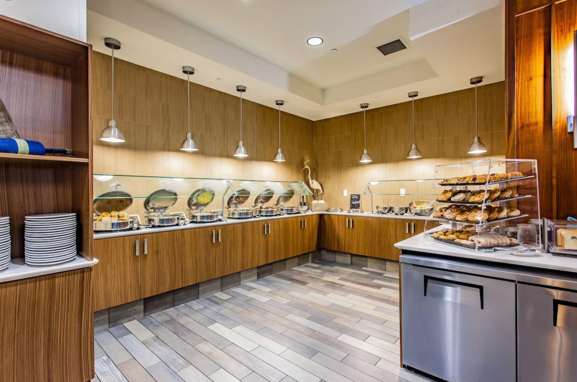 Holiday Inn Resort Pensacola offers a daily buffet breakfast