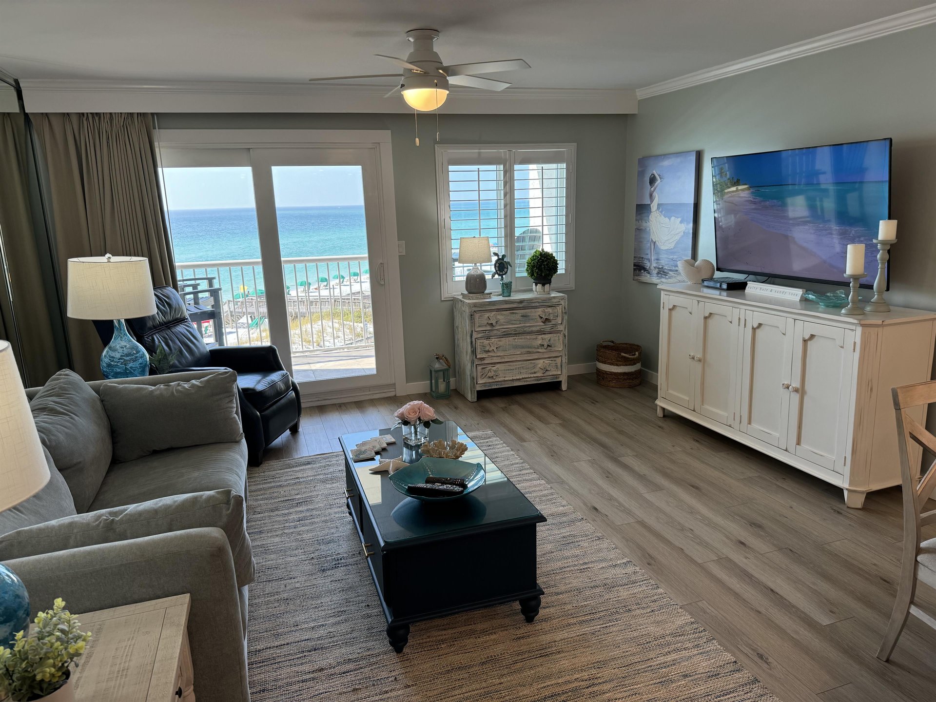 Holiday Surf and Racquet Unit 422 8