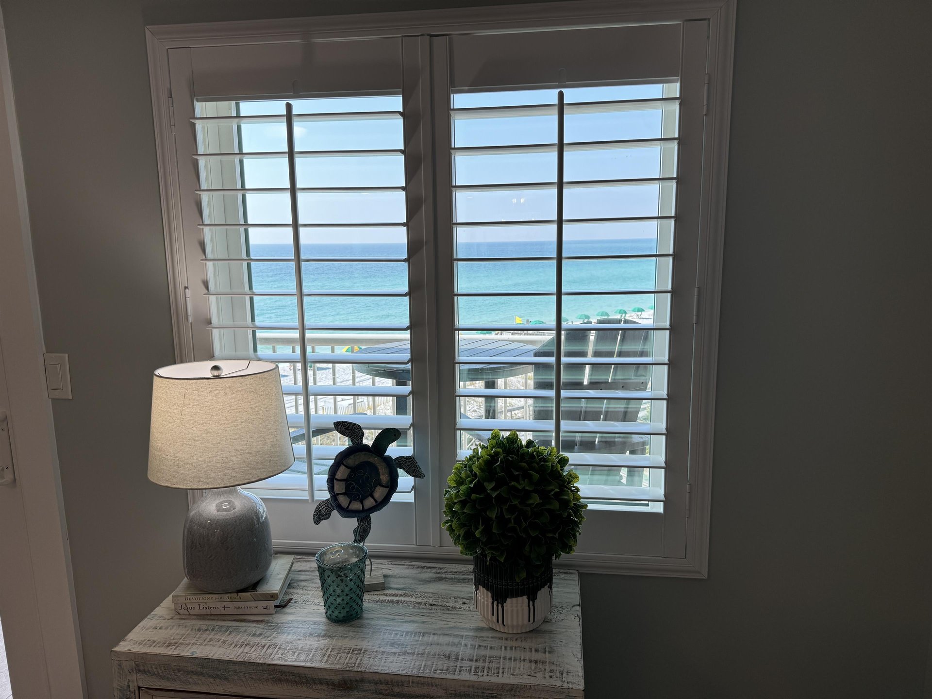 Holiday Surf and Racquet Unit 422 17