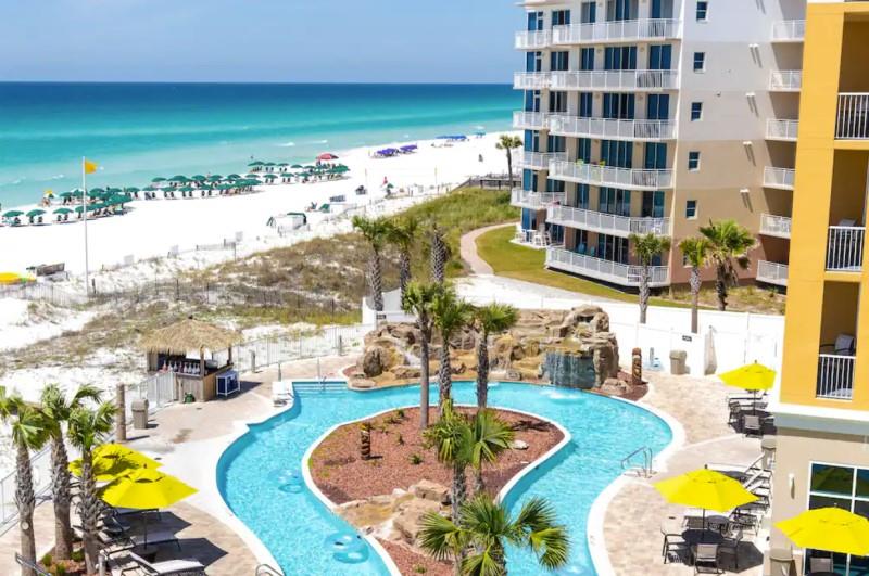 Hilton Garden Inn Beachside Pool