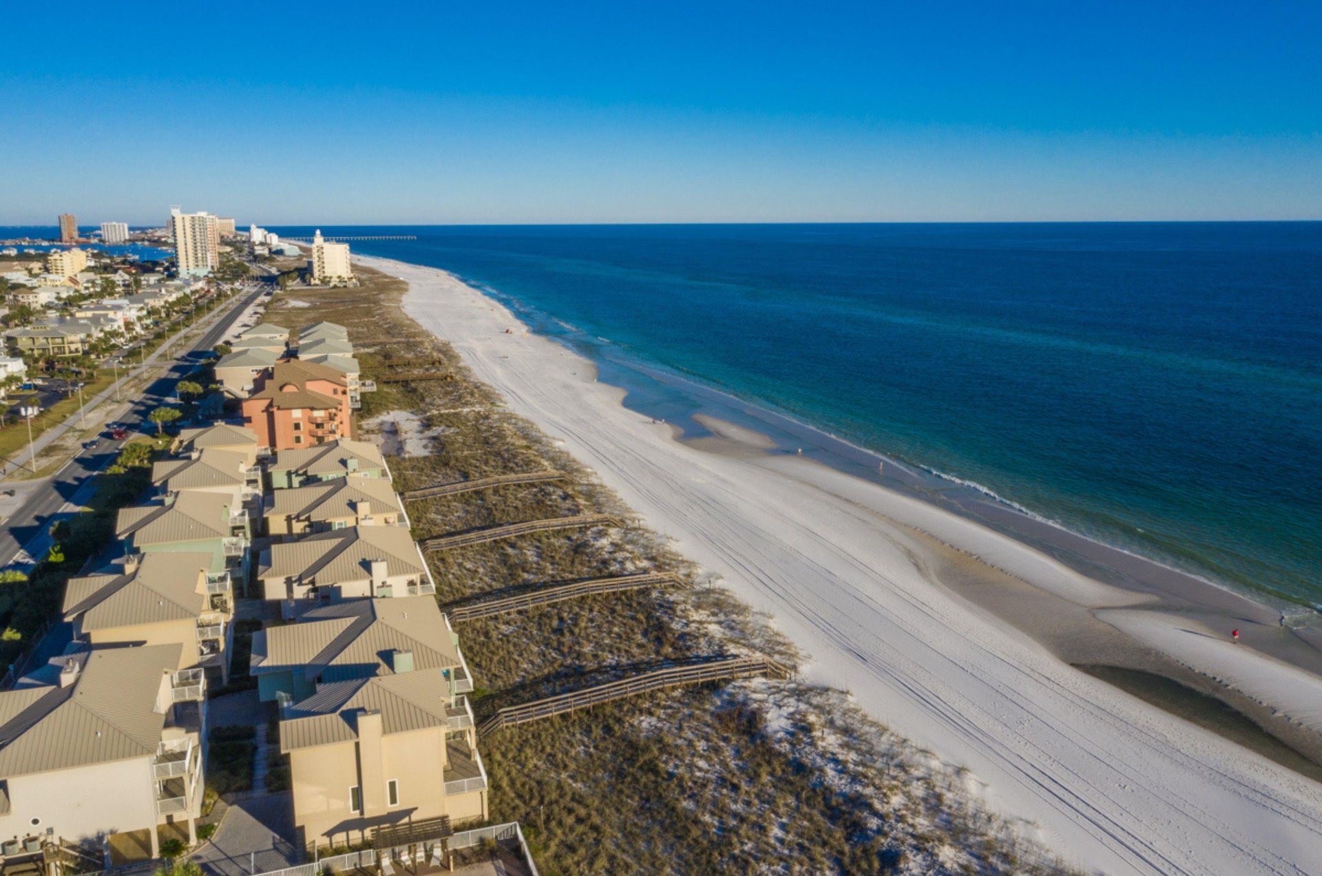 Portside Villas offers access to miles of uninterrupted Gulf views and beach access