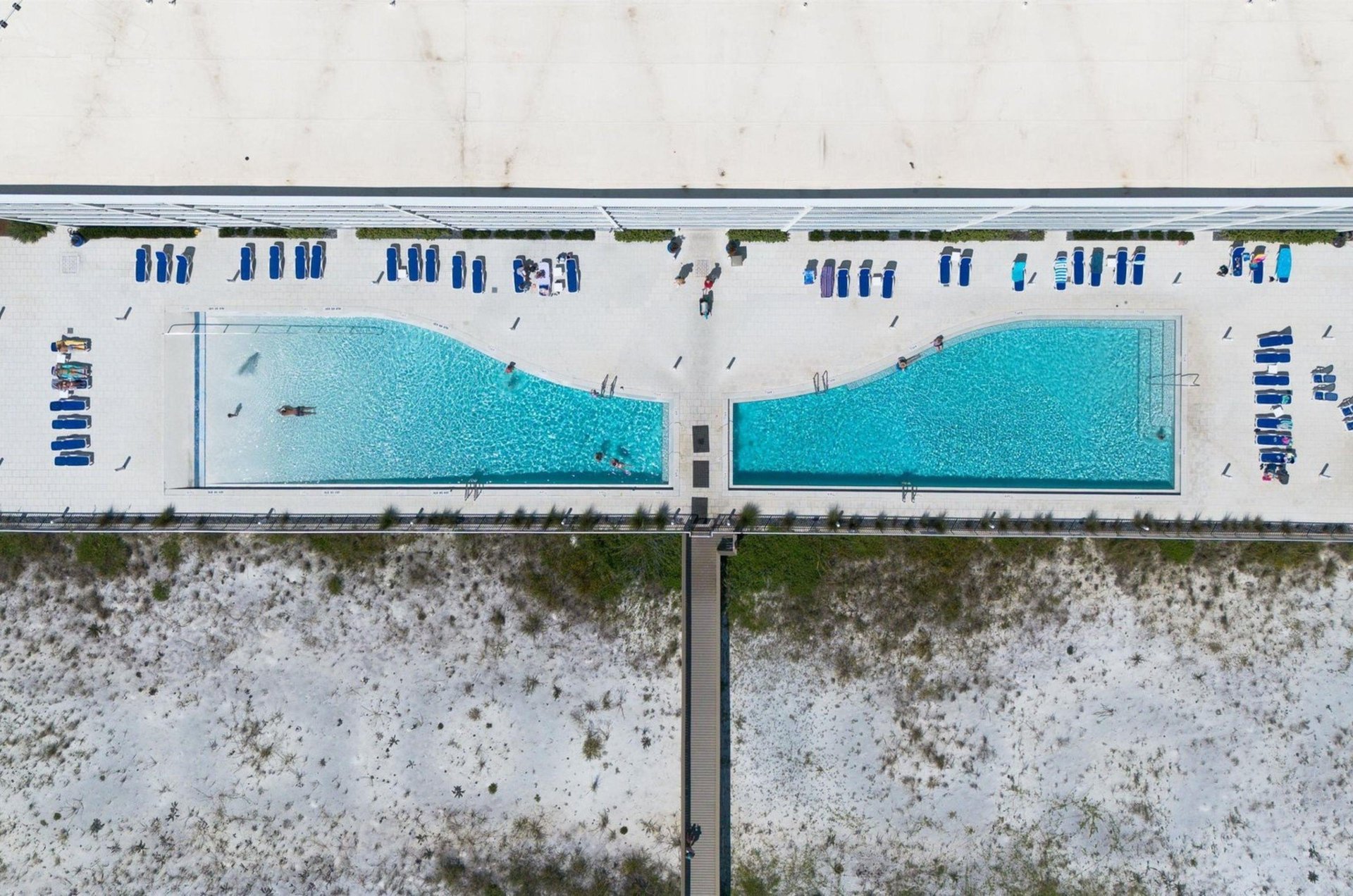 The outdoor pool at Blue Condos