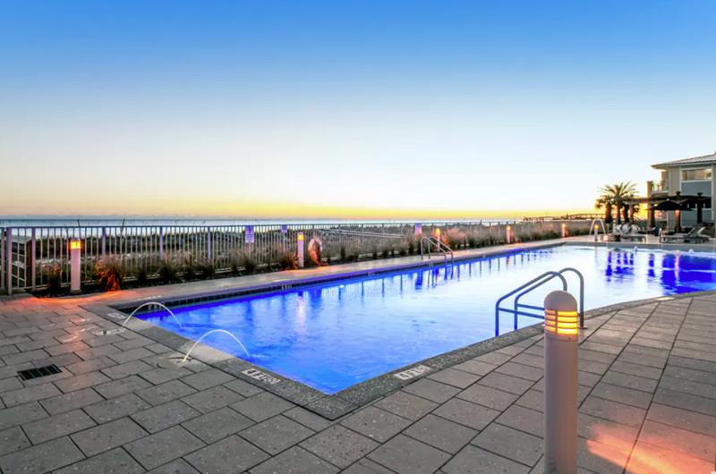 477587 Blu Condos  1972 0 202111 5138