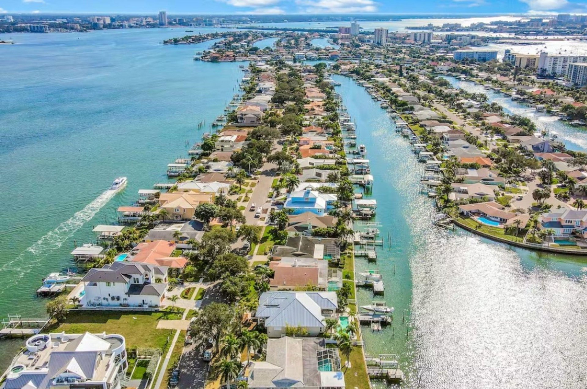A picturesque view of many of Clearwaters waterfront vacation homes.
