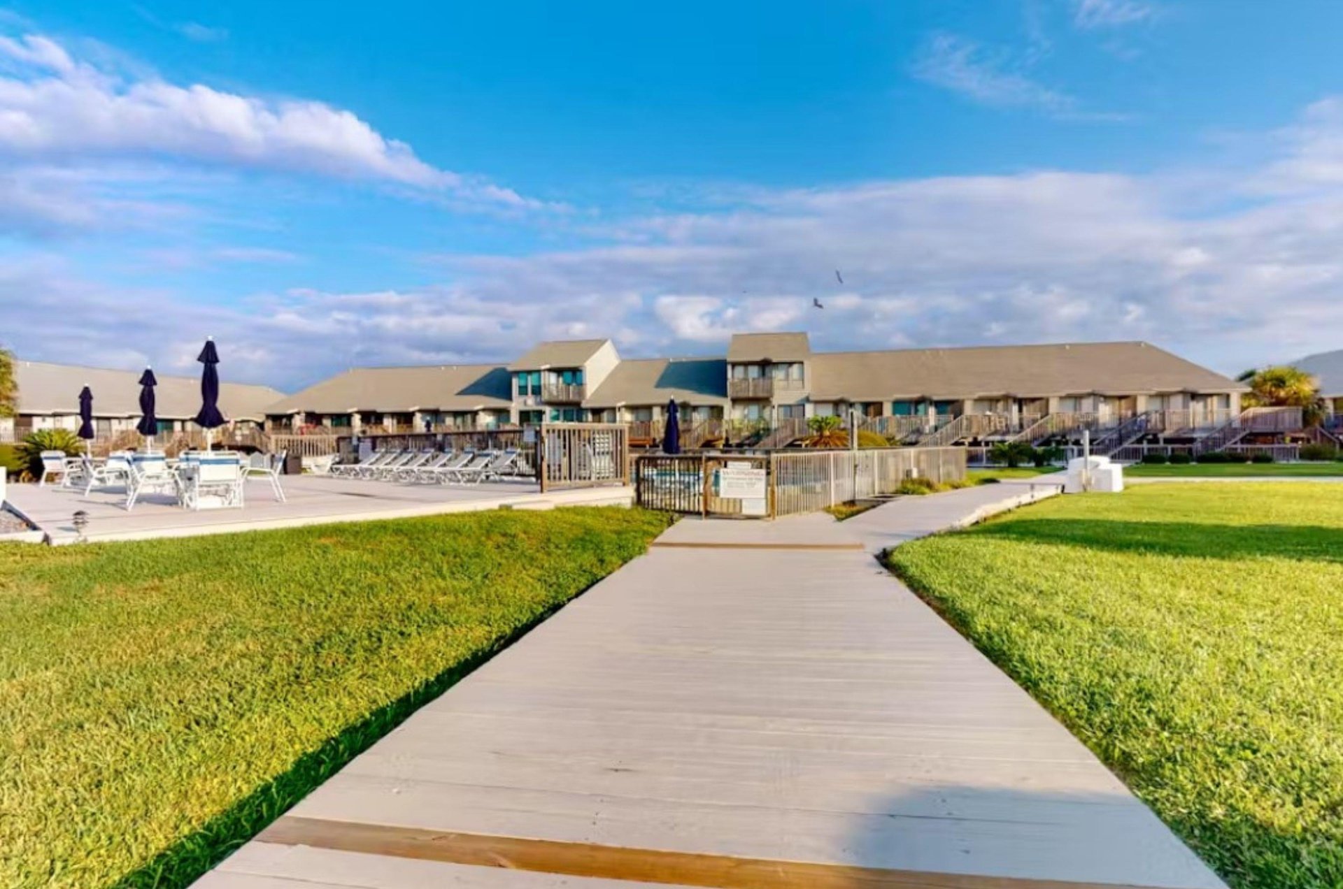 477784 Ocean Mile Condo Rentals  2014 0 202312 5135