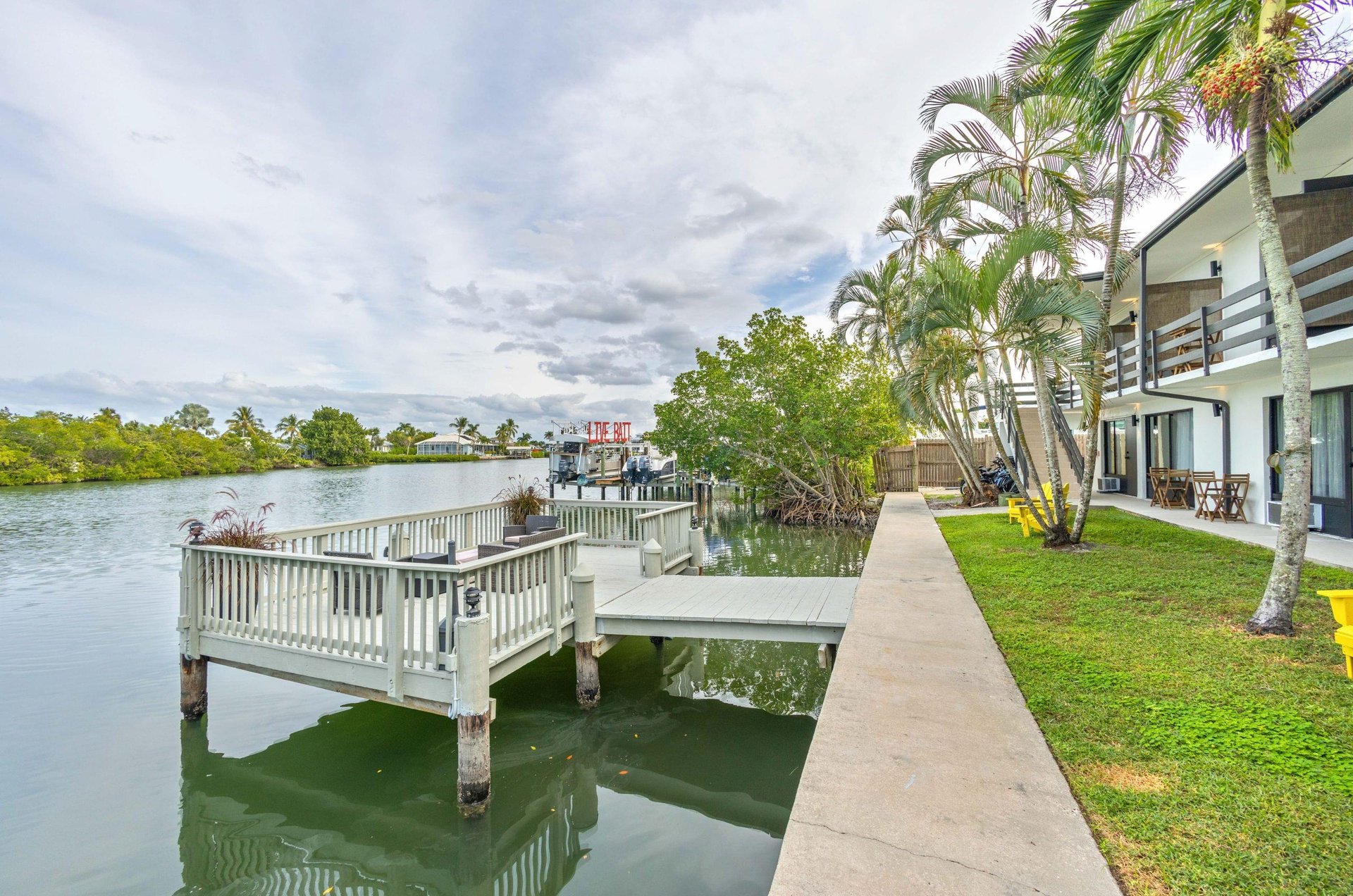 477840 Capri Condo Rentals Naples  2018 0 202312 5136