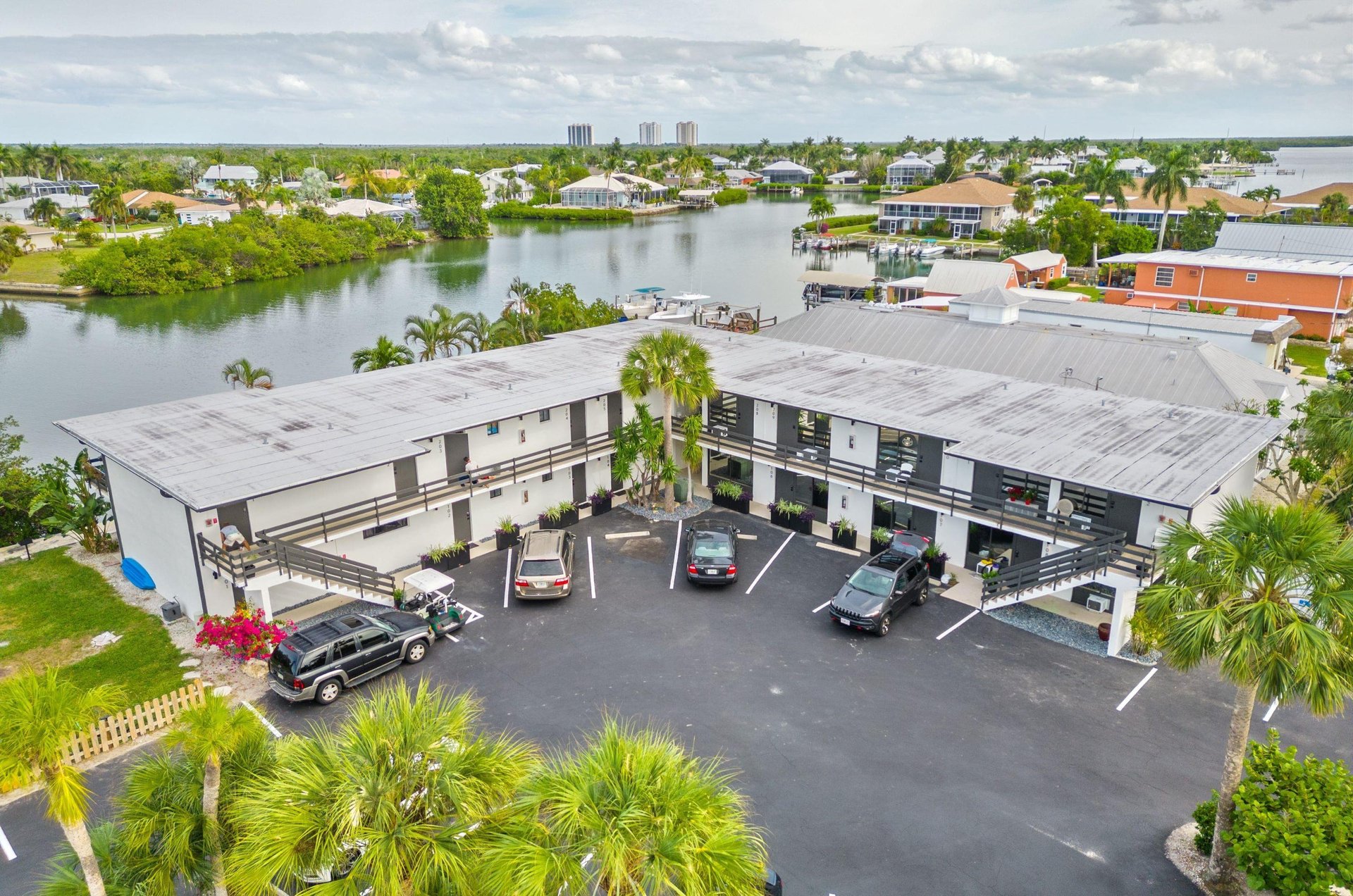 477843 Capri Condo Rentals Naples  2018 0 202312 5139